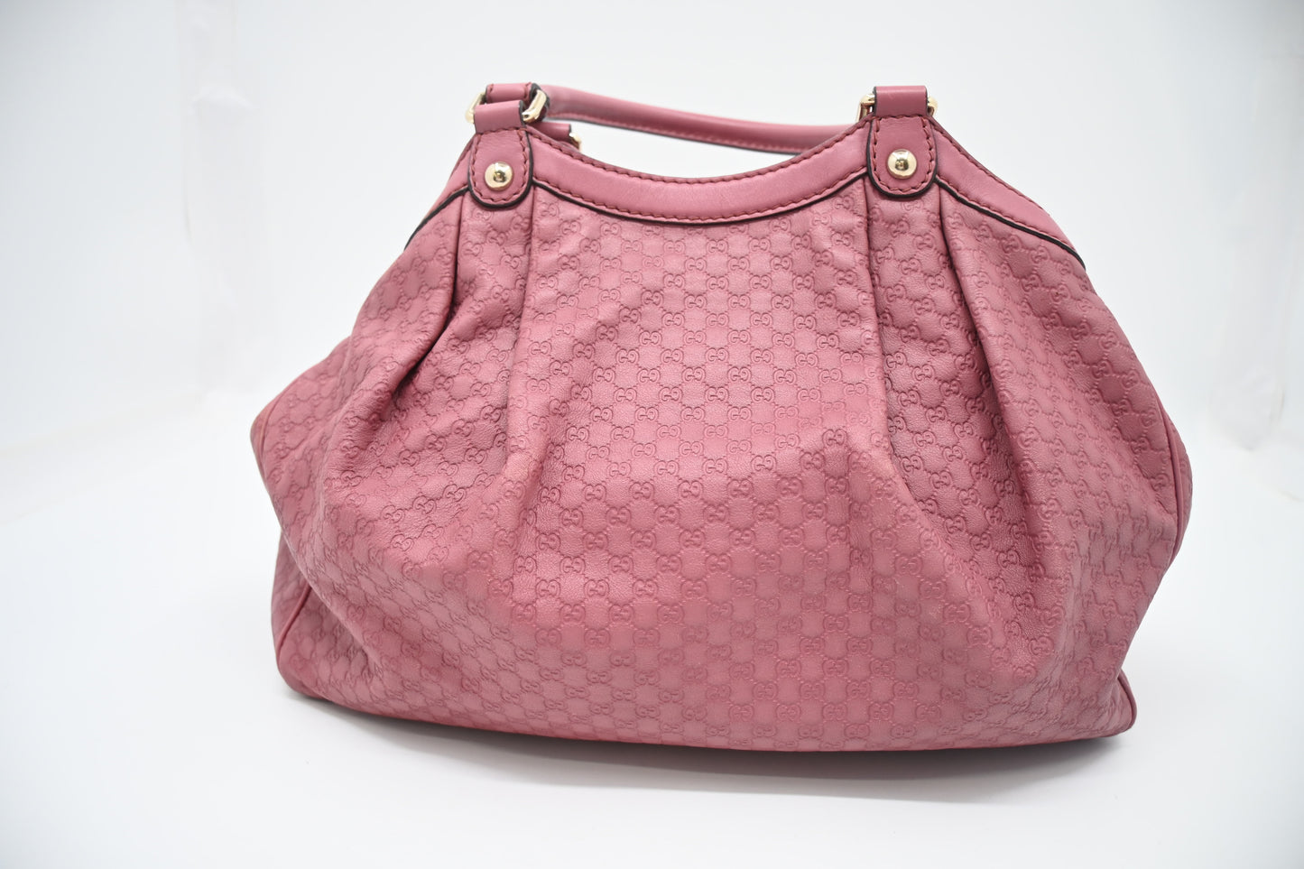Gucci Sukey Handbag in Pink Microguccissima Leather