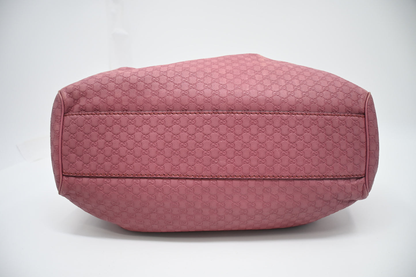 Gucci Sukey Handbag in Pink Microguccissima Leather