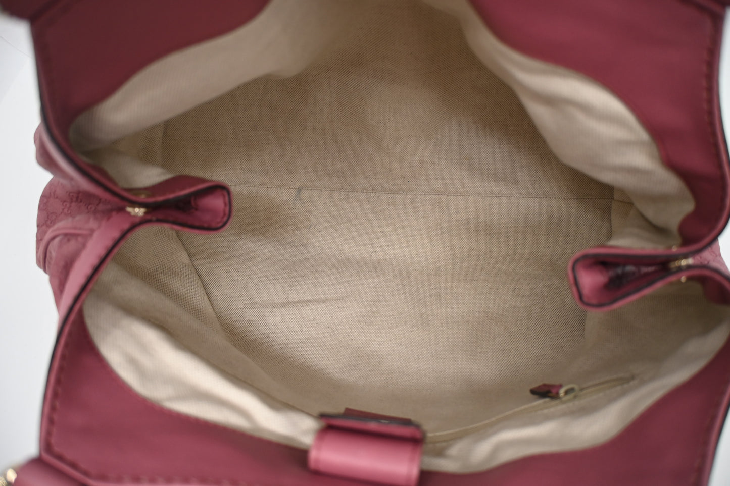 Gucci Sukey Handbag in Pink Microguccissima Leather