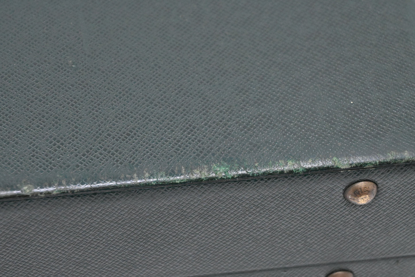 Louis Vuitton Briefcase in Green Taiga Leather