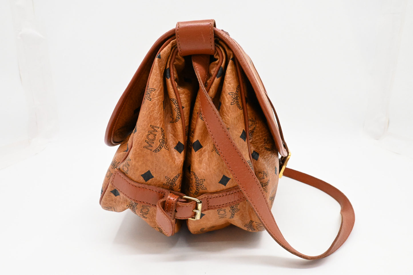 MCM Messenger Bag in Cognac Visetos Canvas