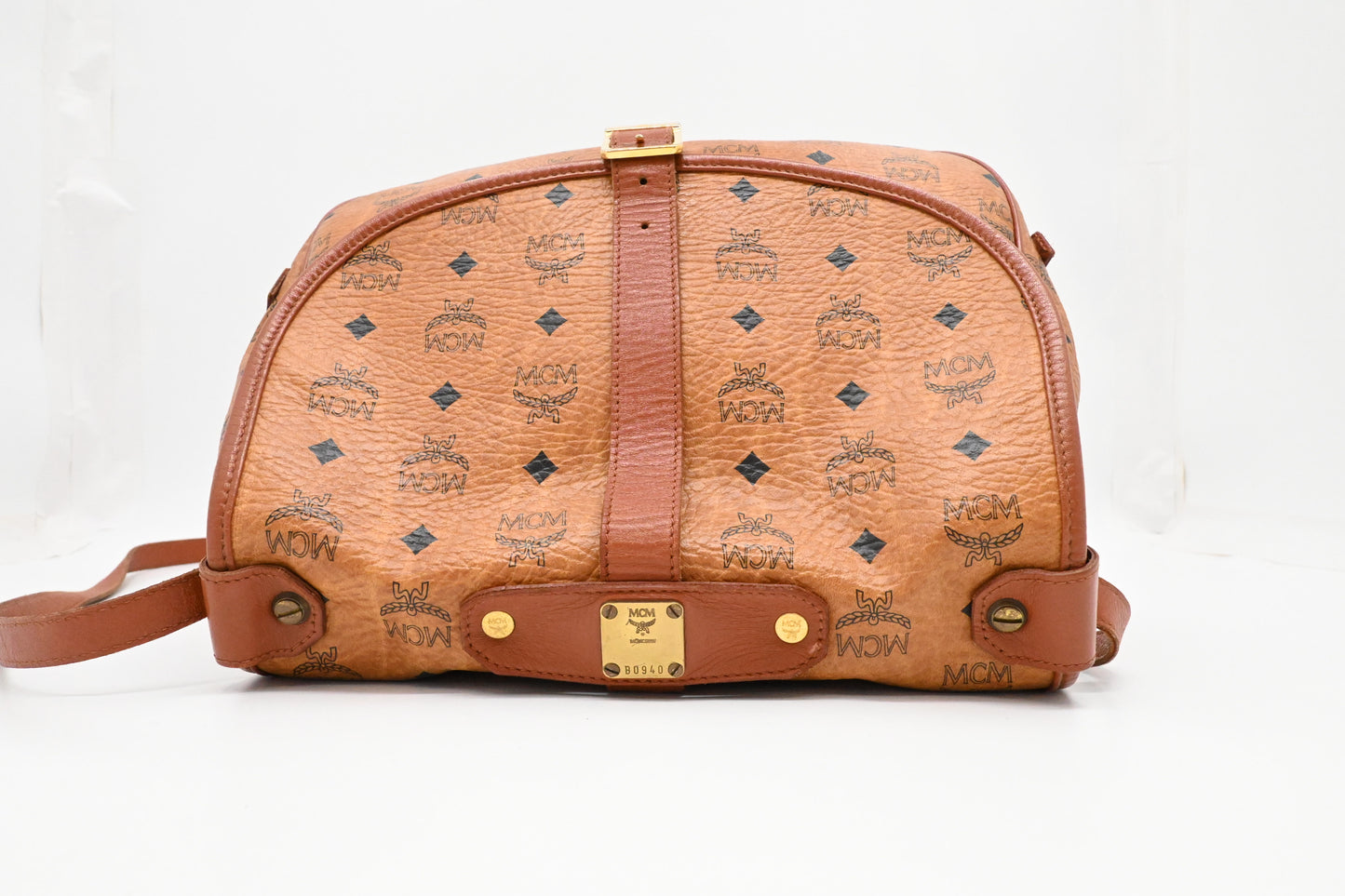 MCM Messenger Bag in Cognac Visetos Canvas