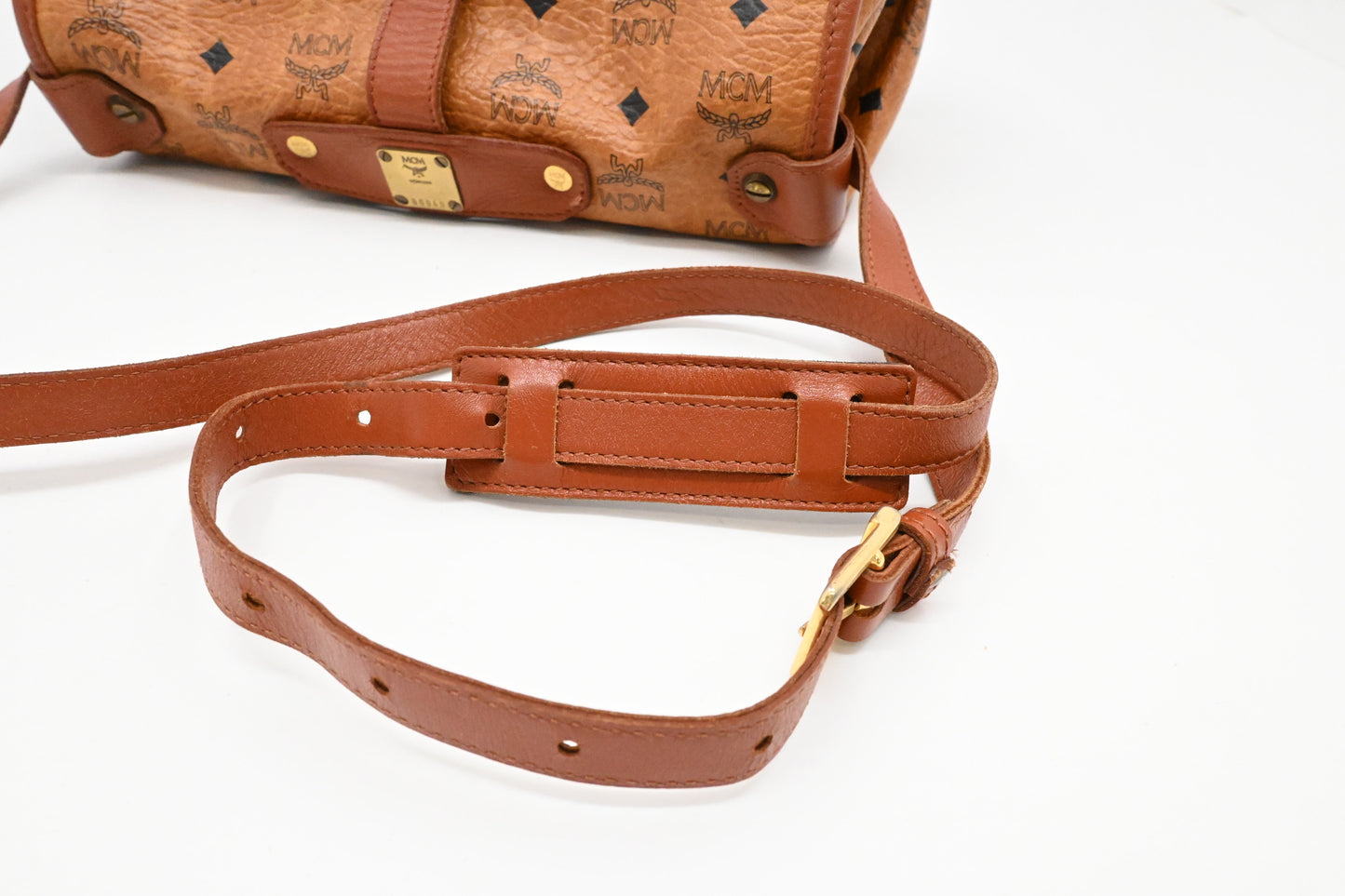 MCM Messenger Bag in Cognac Visetos Canvas