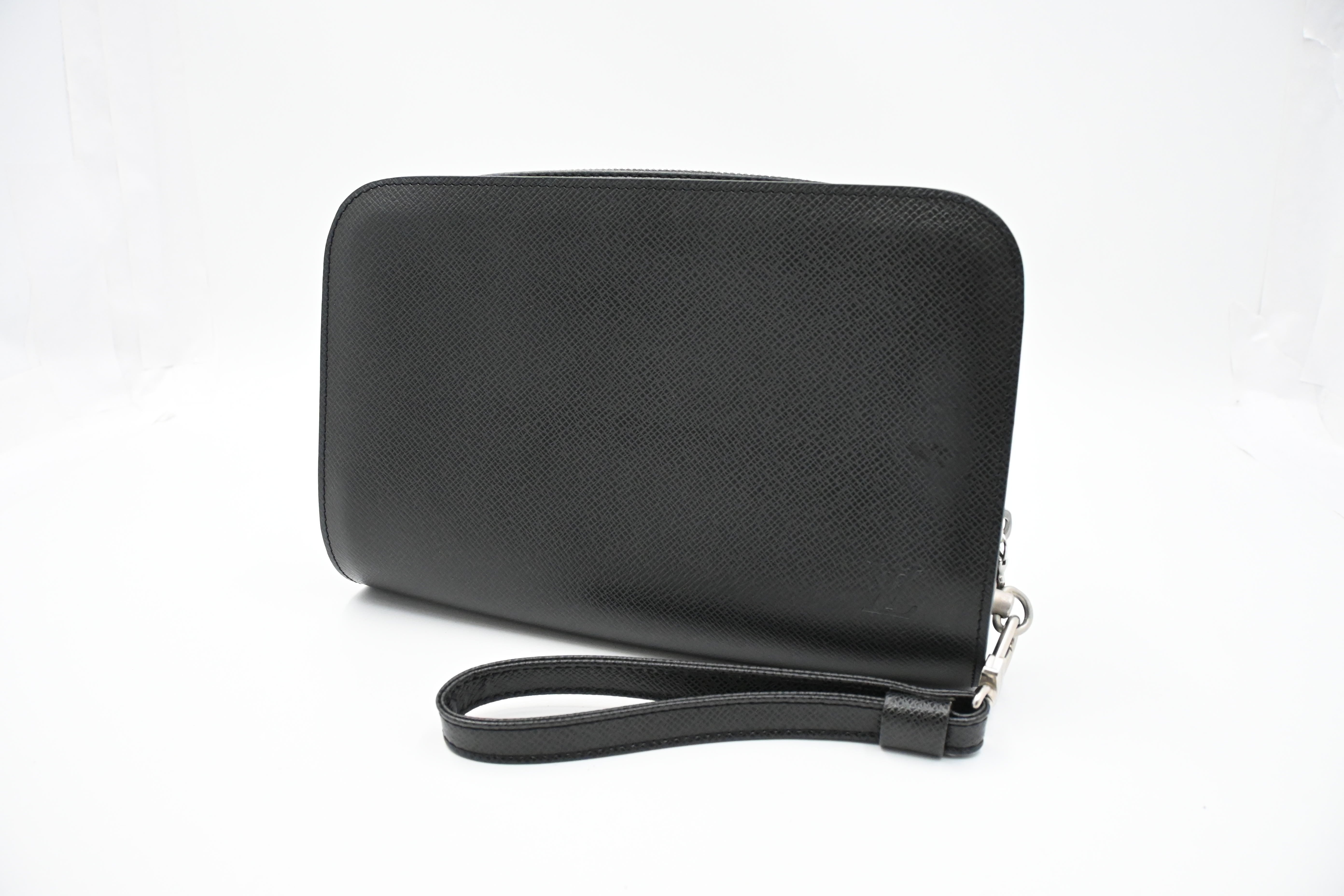 Louis Vuitton Baikal in Black Taiga Leather – Weekly Lux Drop