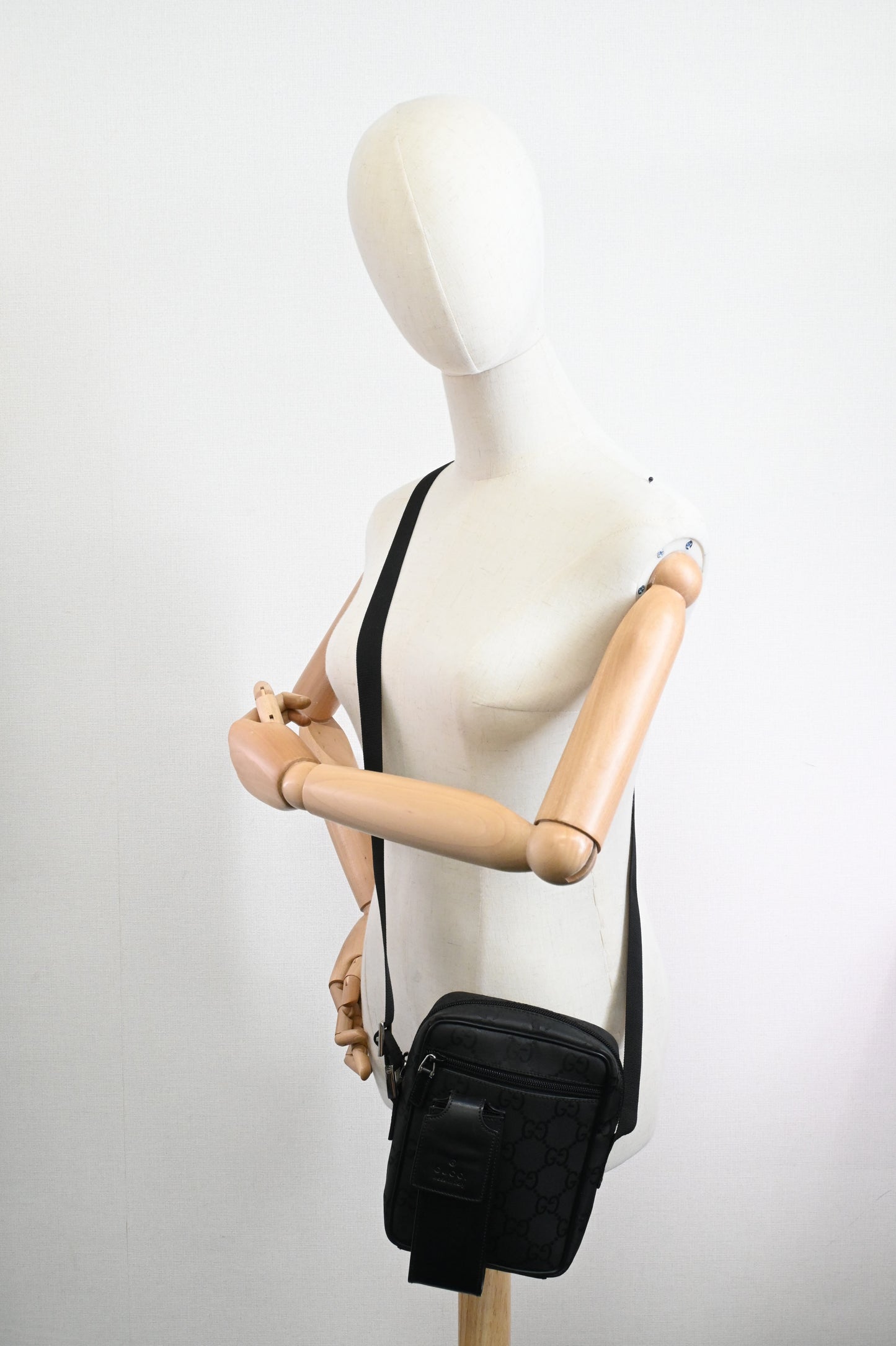 Gucci Crossbody Bag in Black Canvas