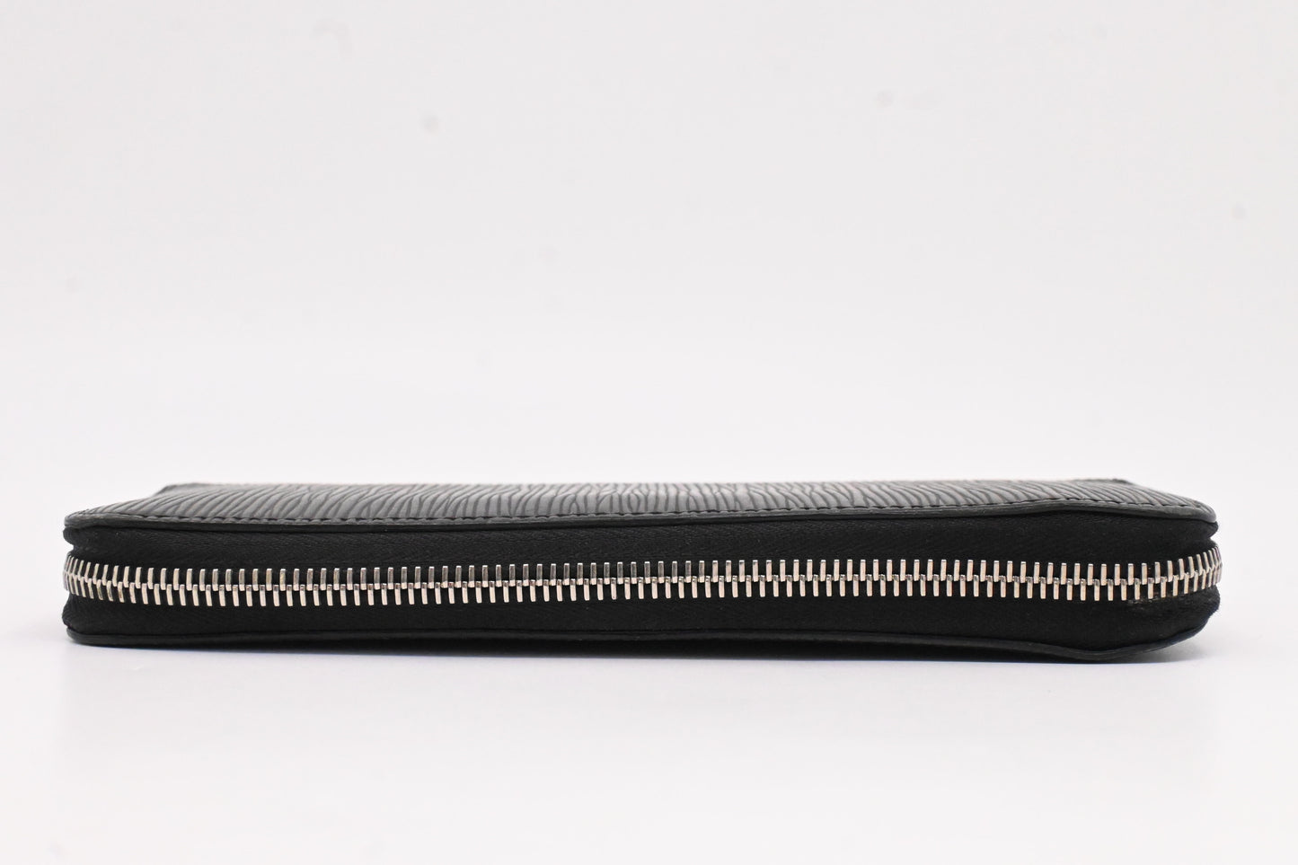 Louis Vuitton Vertical Zippy Wallet in Black Epi Leather