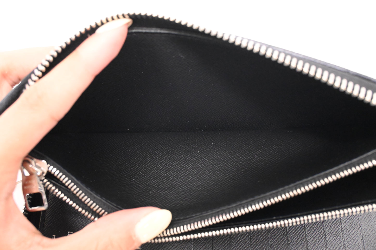 Louis Vuitton Vertical Zippy Wallet in Black Epi Leather