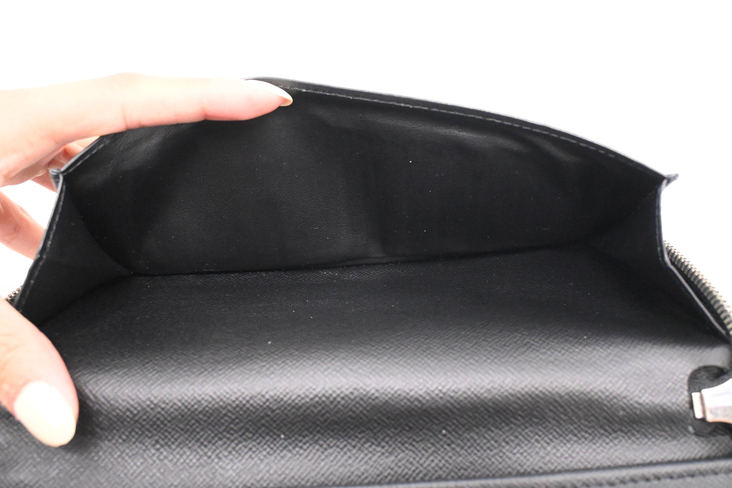Louis Vuitton Vertical Zippy Wallet in Black Epi Leather