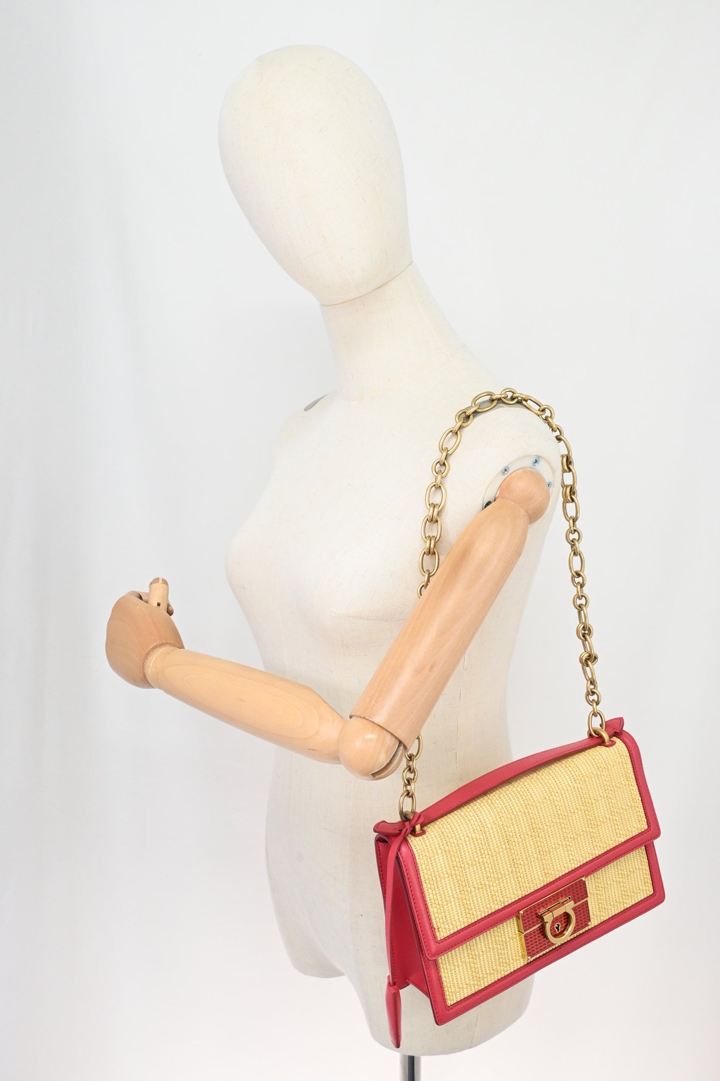 Ferragamo Shoulder Bag in Raffia and Red Leather