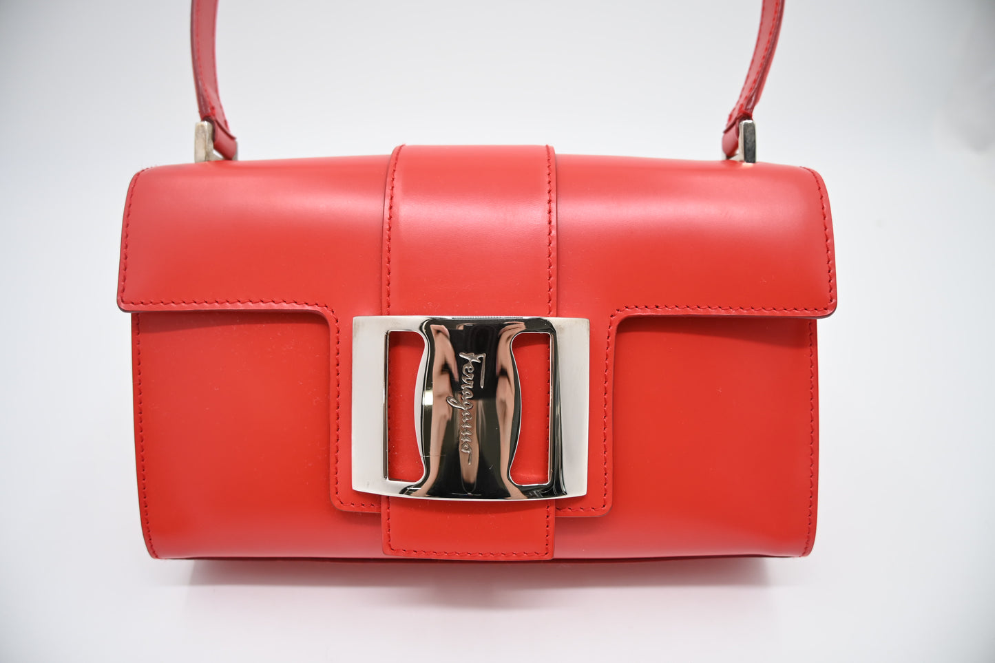 Ferragamo Shoulder Bag in Red-Orange Leather