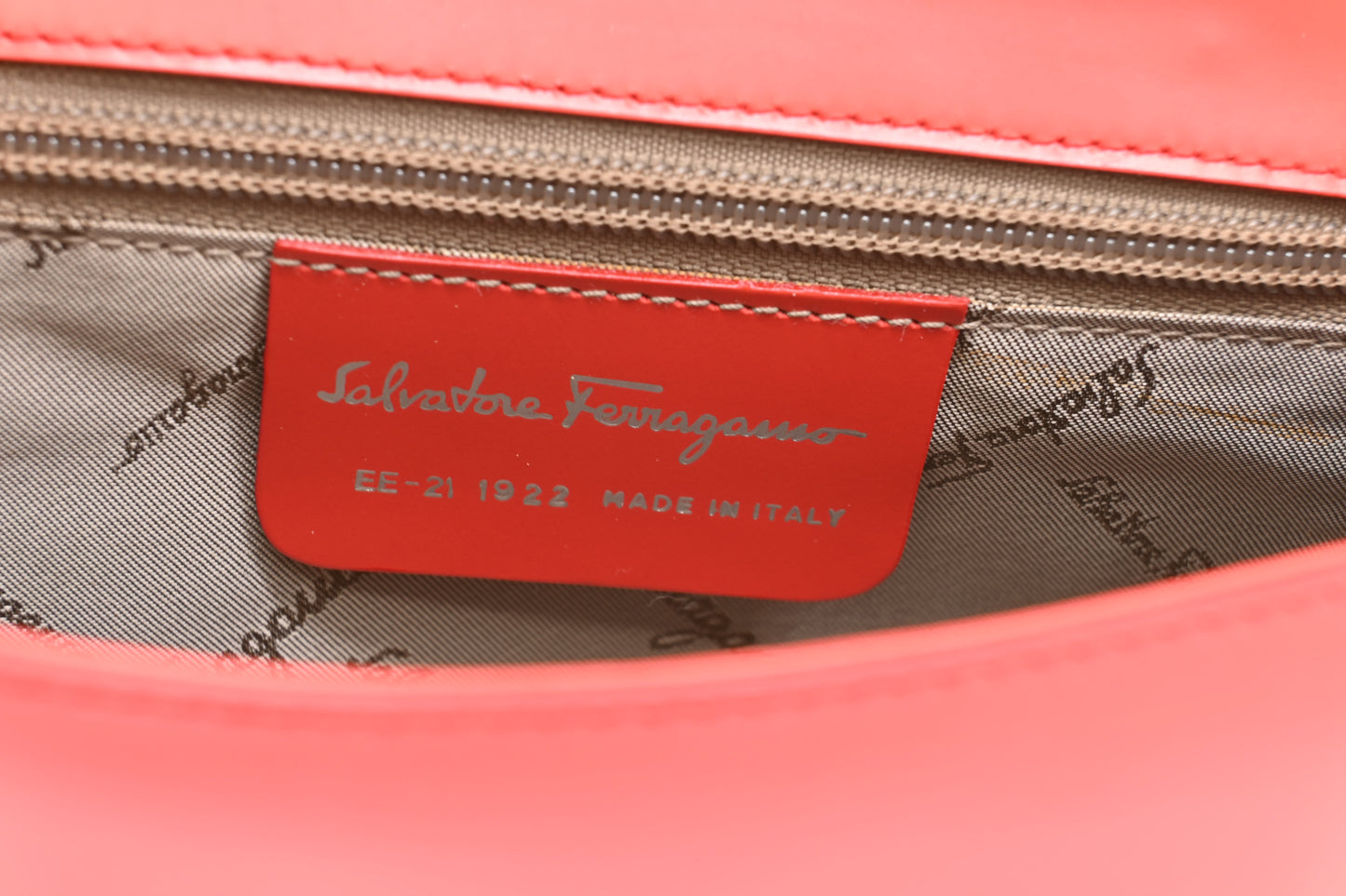 Ferragamo Shoulder Bag in Red-Orange Leather