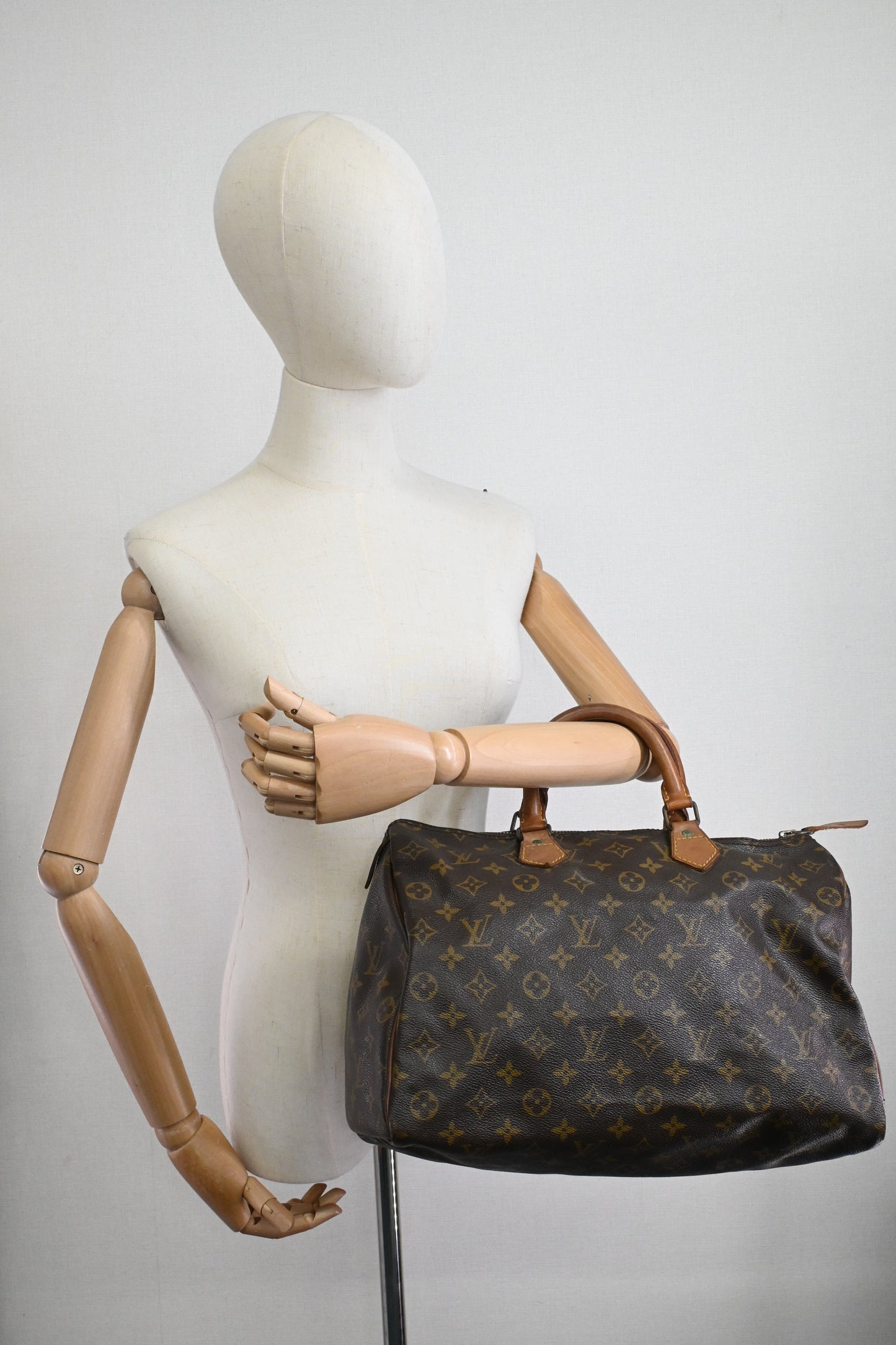 Louis Vuitton Speedy 35 in Monogram Canvas