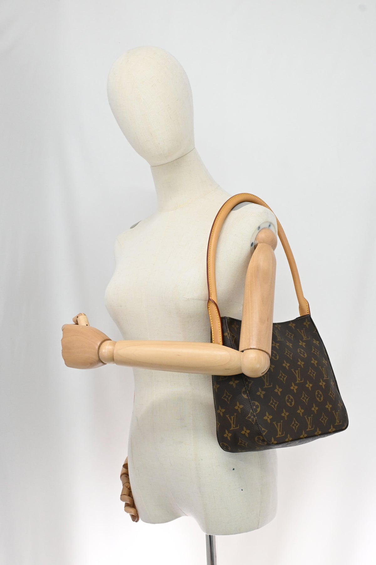 Louis Vuitton Looping MM in Monogram Canvas