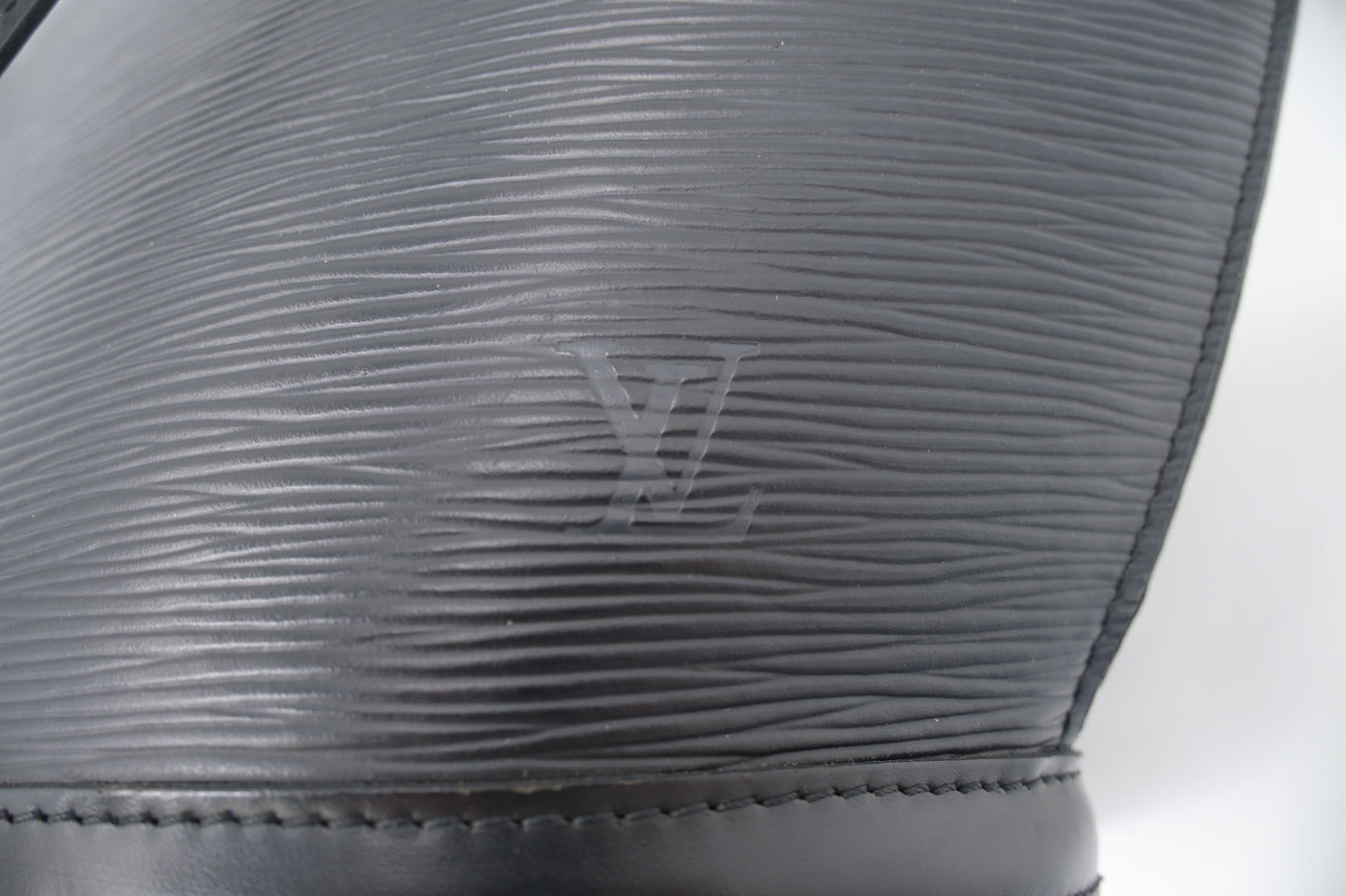 Louis Vuitton Saint Jacques GM in Black Epi Leather