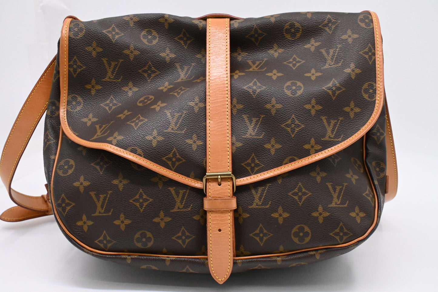 Louis Vuitton Saumur 35 in Monogram Canvas