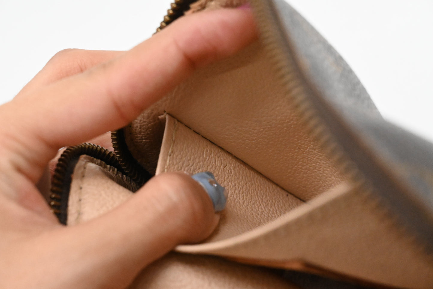 Louis Vuitton Pochette Cosmetique in Monogram Canvas