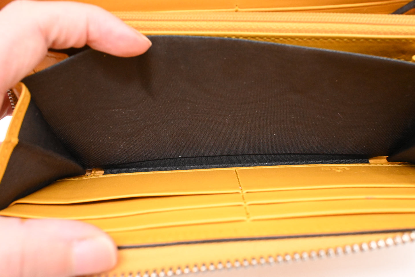 Gucci Long Zippy Wallet in Yellow Leather