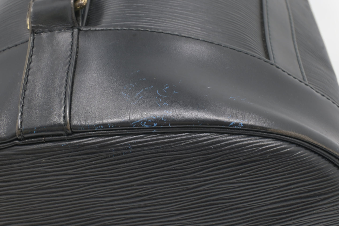 Louis Vuitton Randonnee PM in Black Epi Leather