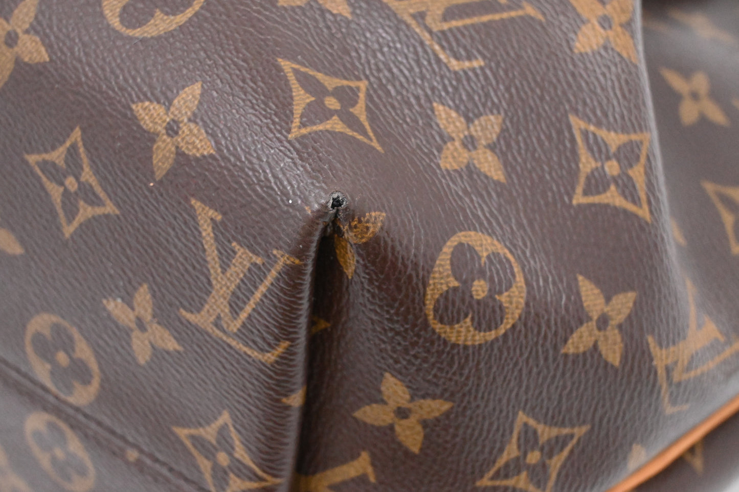 Louis Vuitton Turenne MM in Monogram Canvas