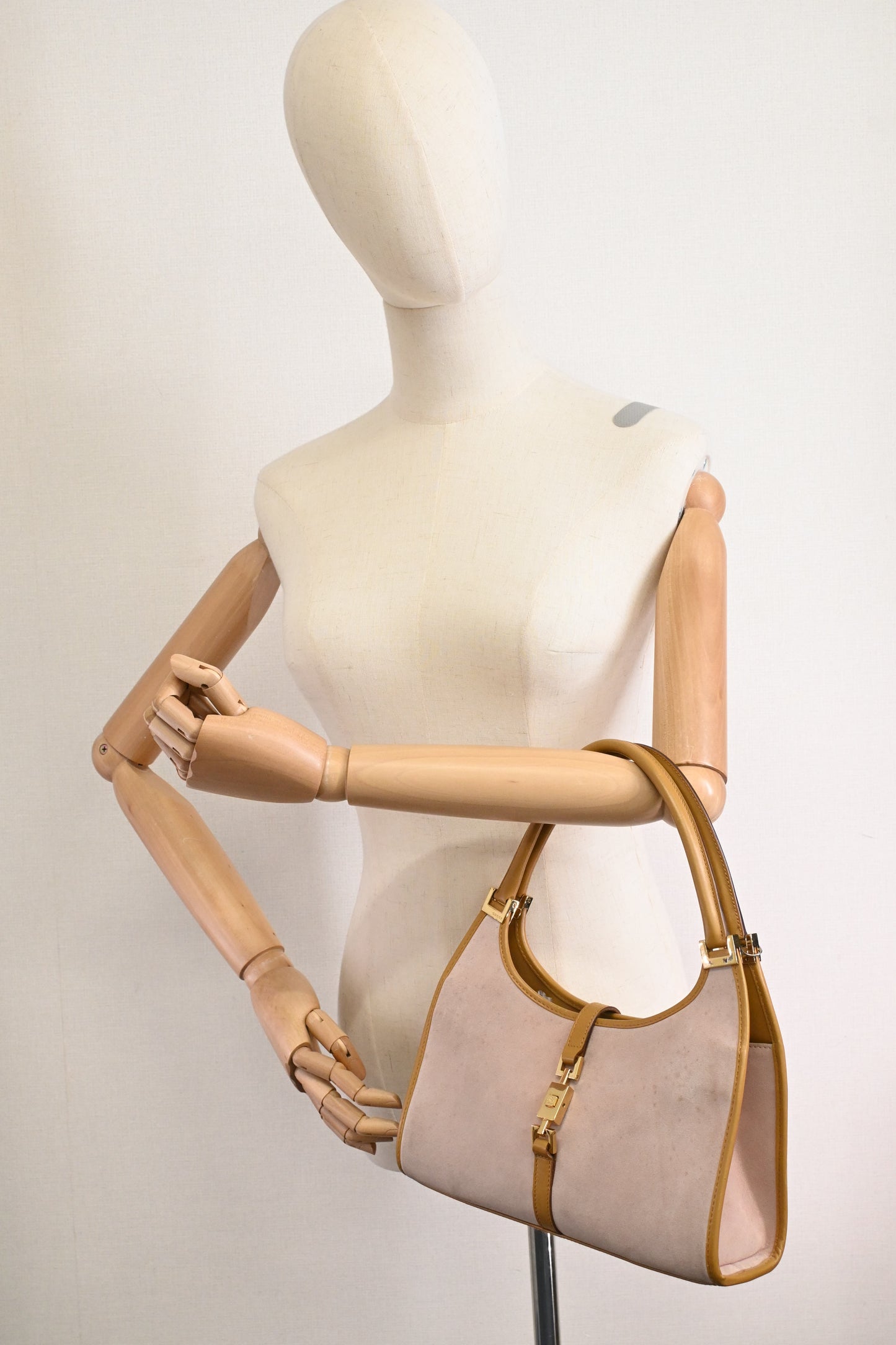 Gucci Small Jackie in Pink Suede