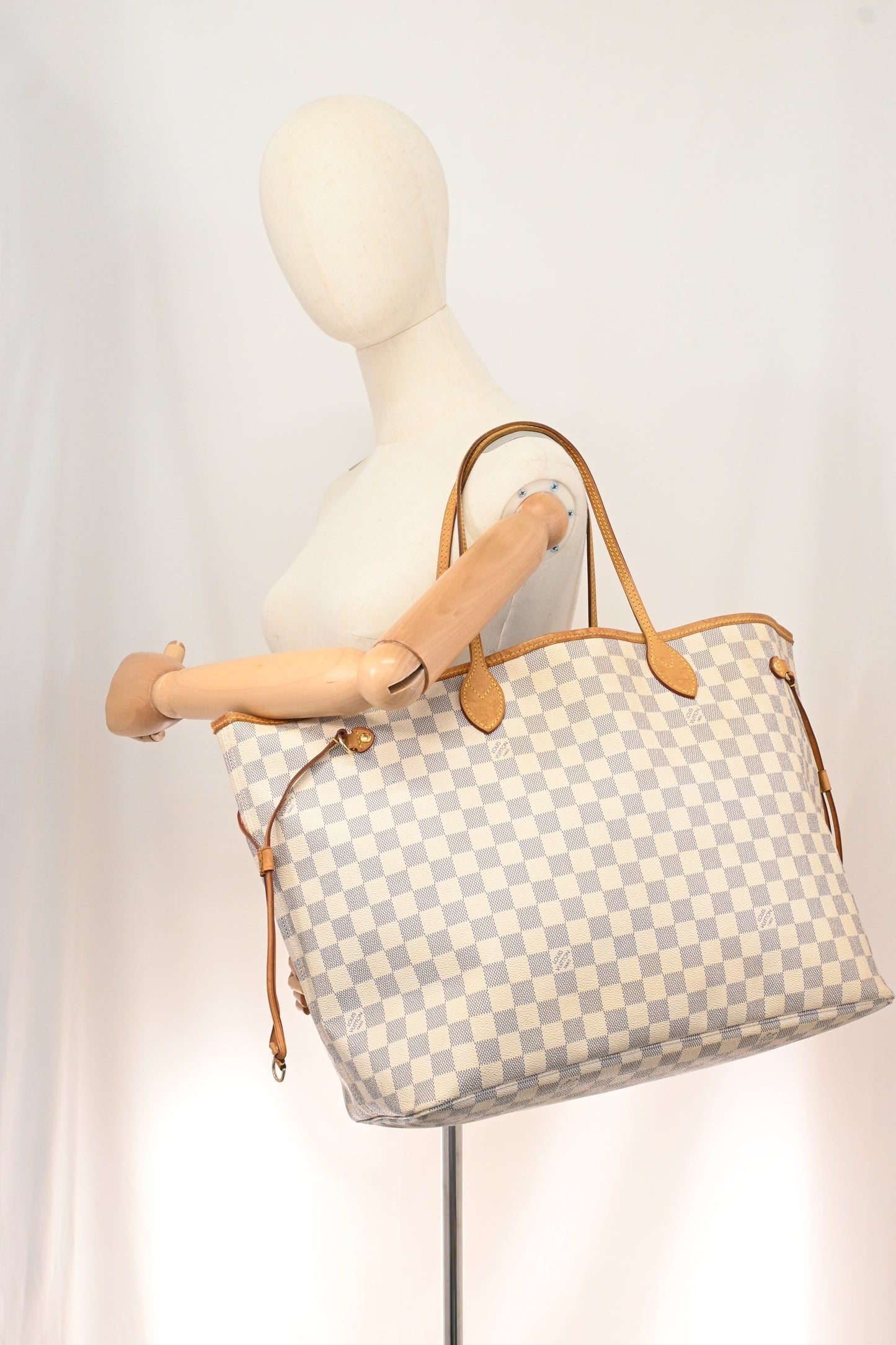 Louis Vuitton Neverfull GM in Damier Azur Canvas