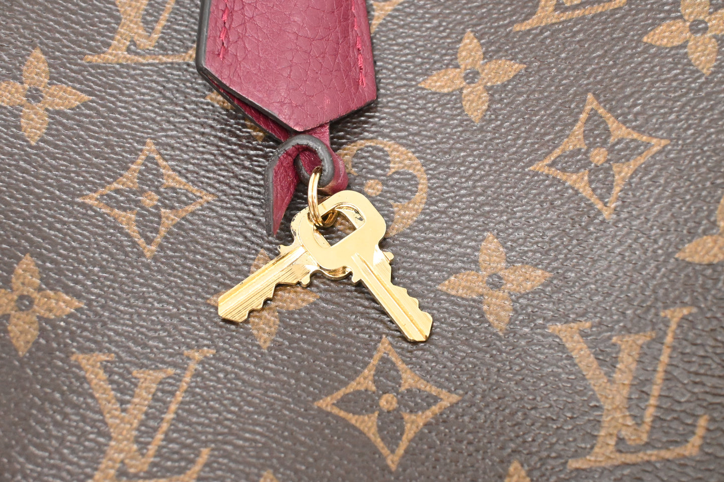 Louis Vuitton Retiro NM in Monogram Canvas and Aurore Leather