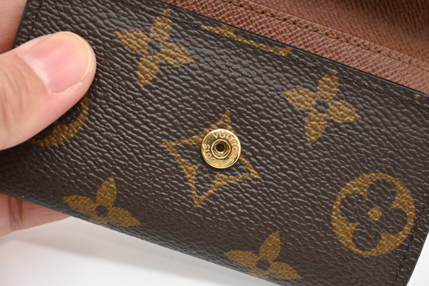 Louis Vuitton 6 Key Case in Monogram Canvas