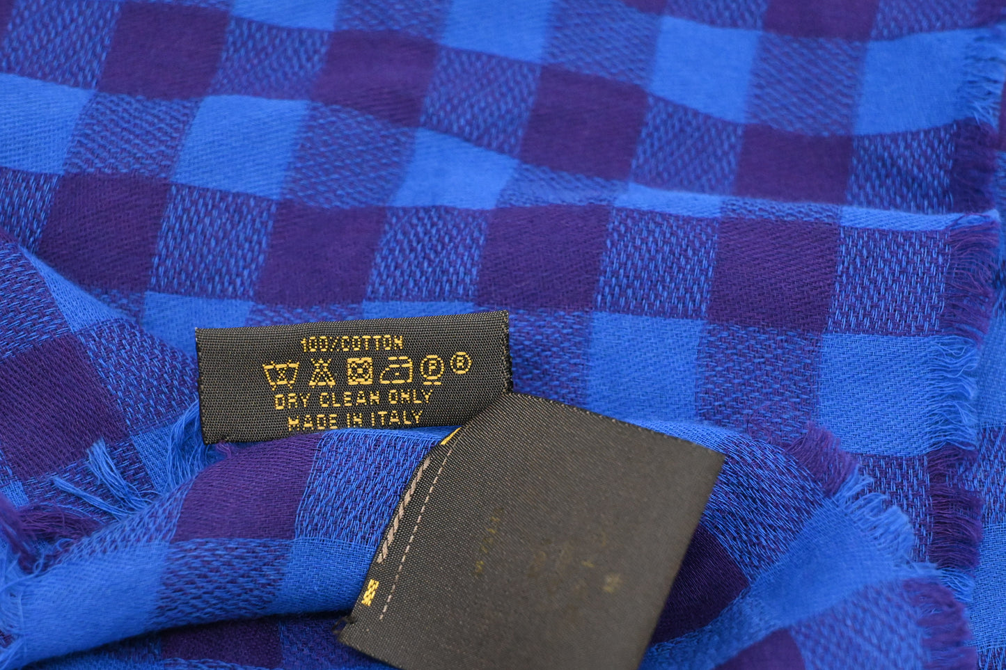 Louis Vuitton Shawl in Blue and Pink Cotton