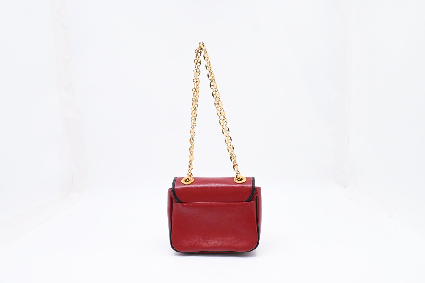 Gucci Shoulder Bag in Red and Black Leather