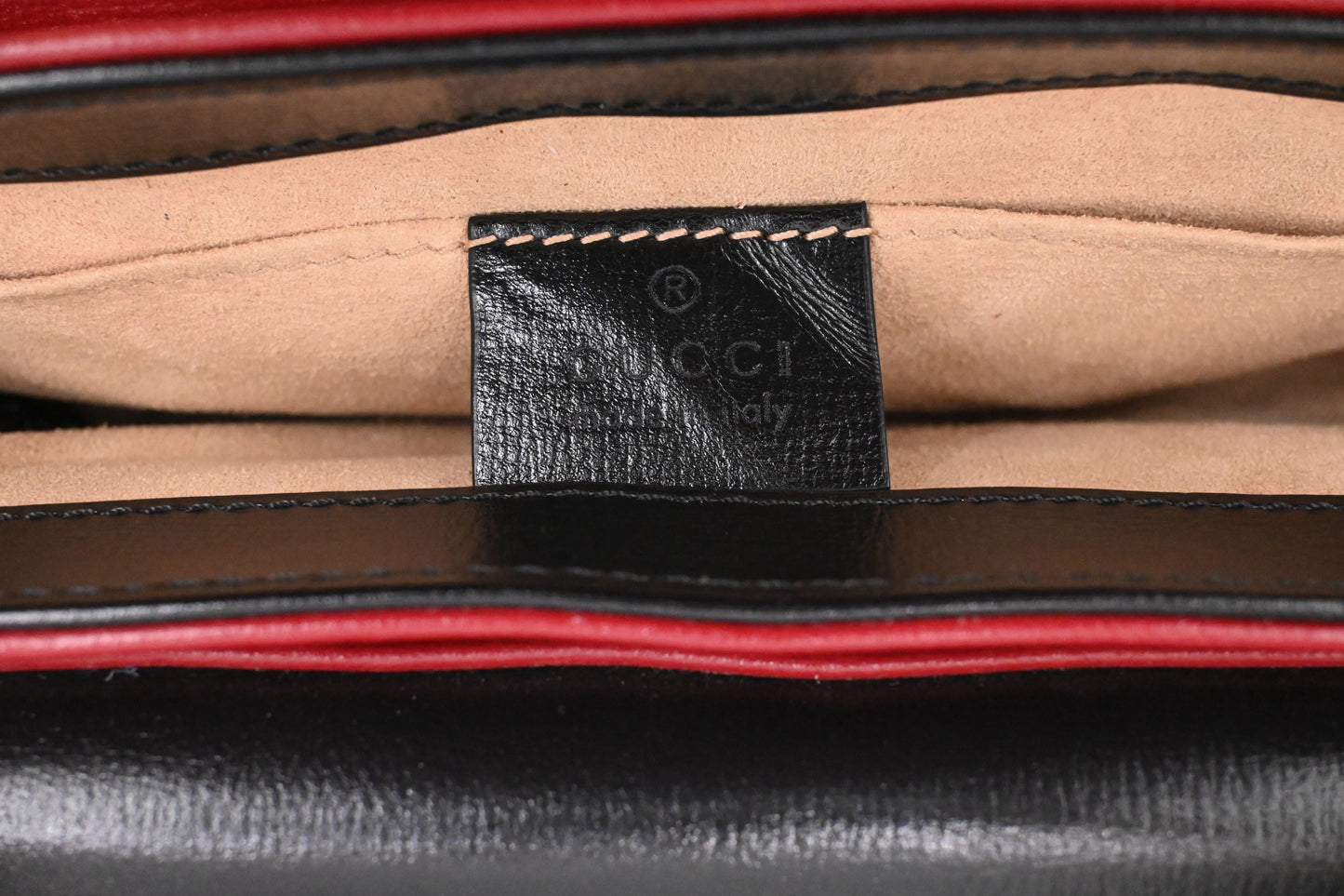 Gucci Shoulder Bag in Red and Black Leather