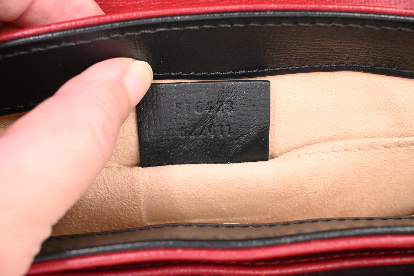Gucci Shoulder Bag in Red and Black Leather