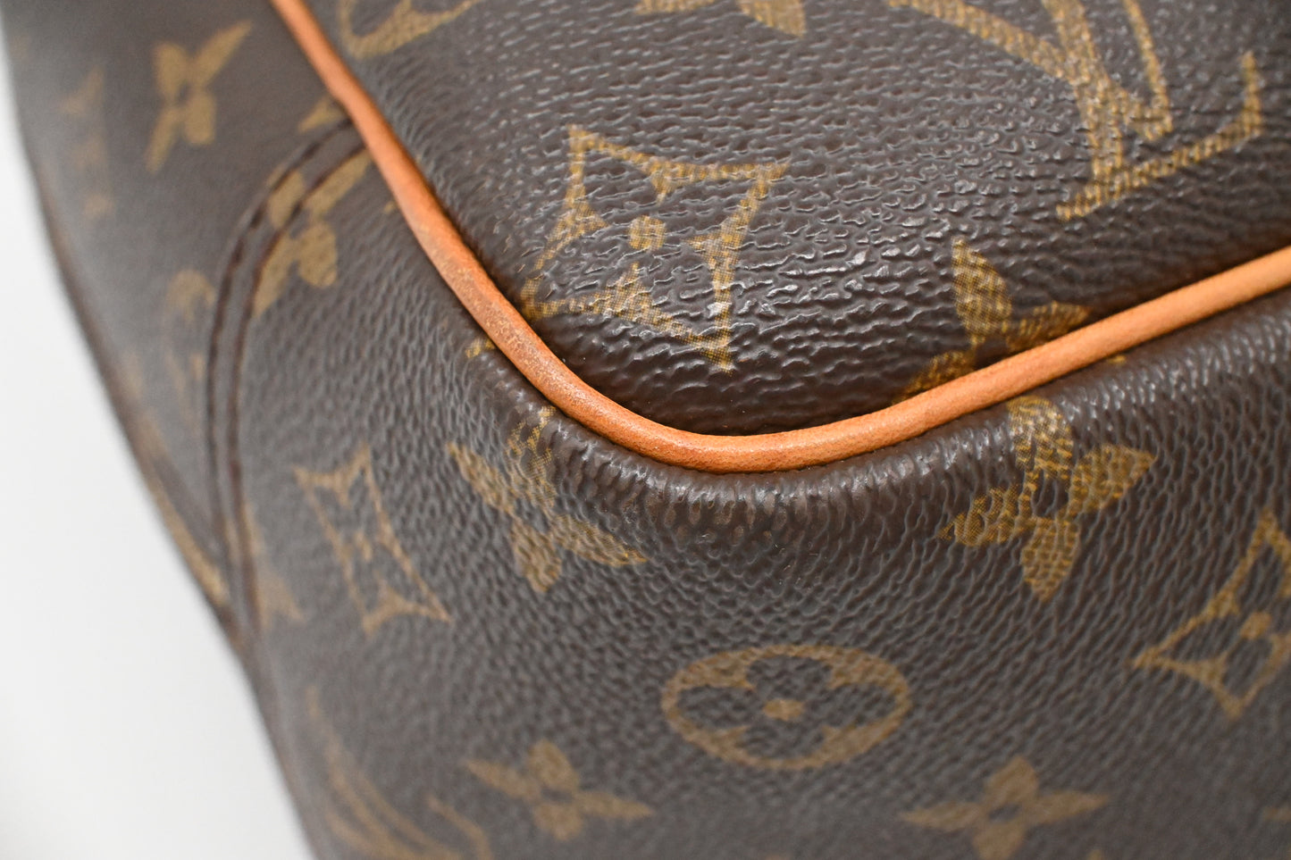 Louis Vuitton Deauville in Monogram Canvas