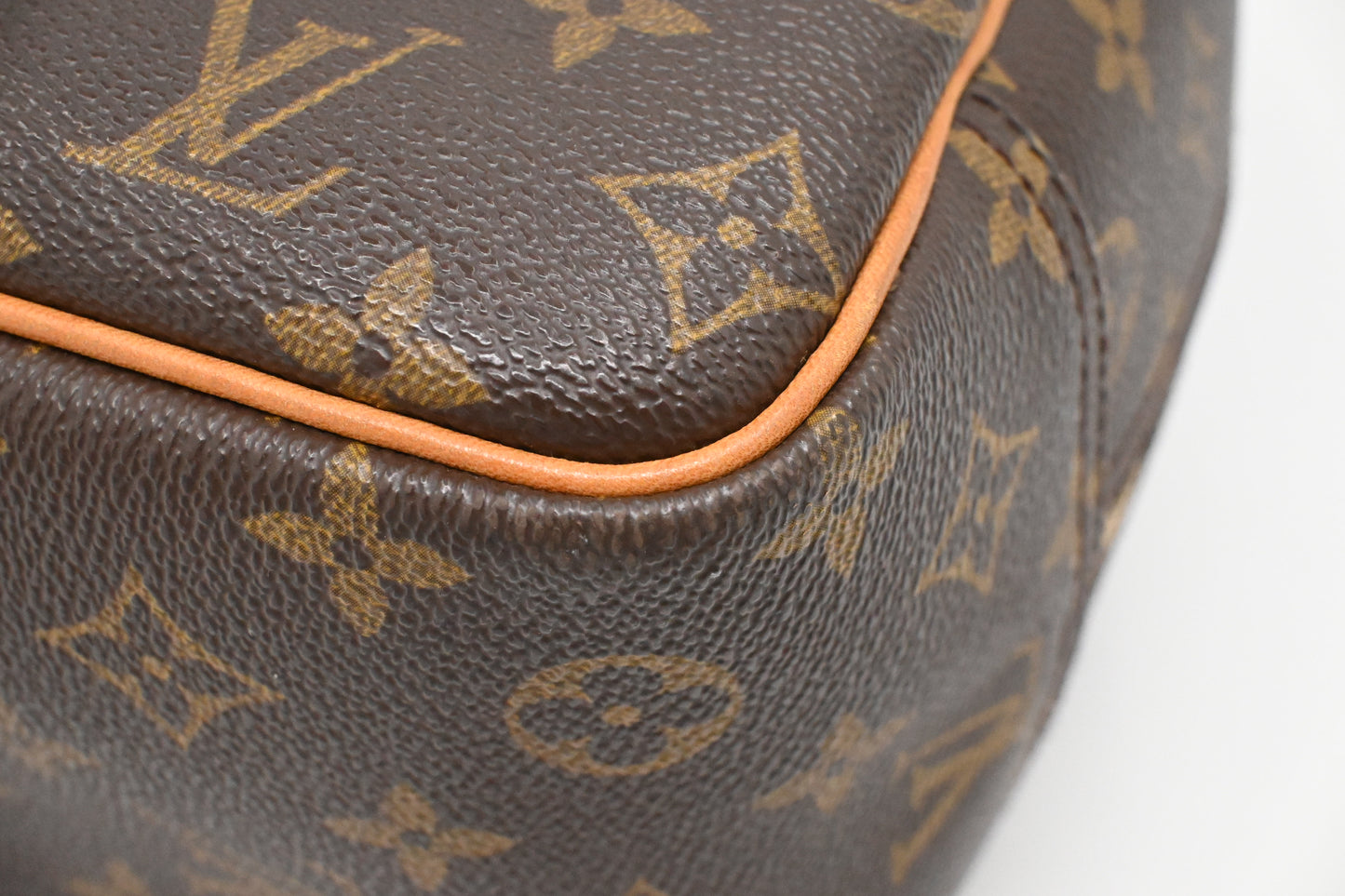 Louis Vuitton Deauville in Monogram Canvas