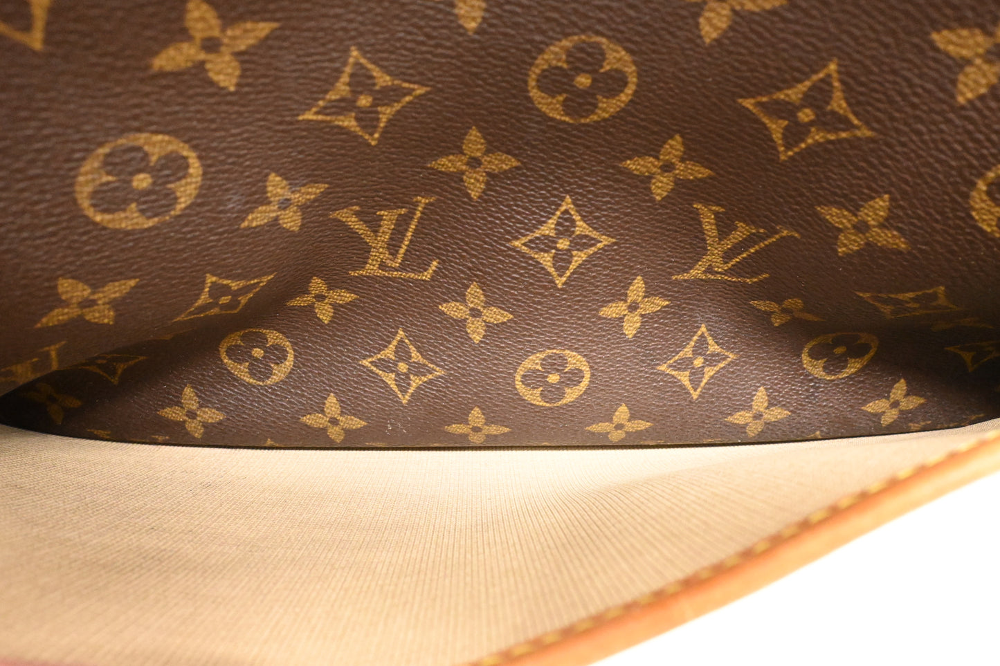 Louis Vuitton Deauville in Monogram Canvas