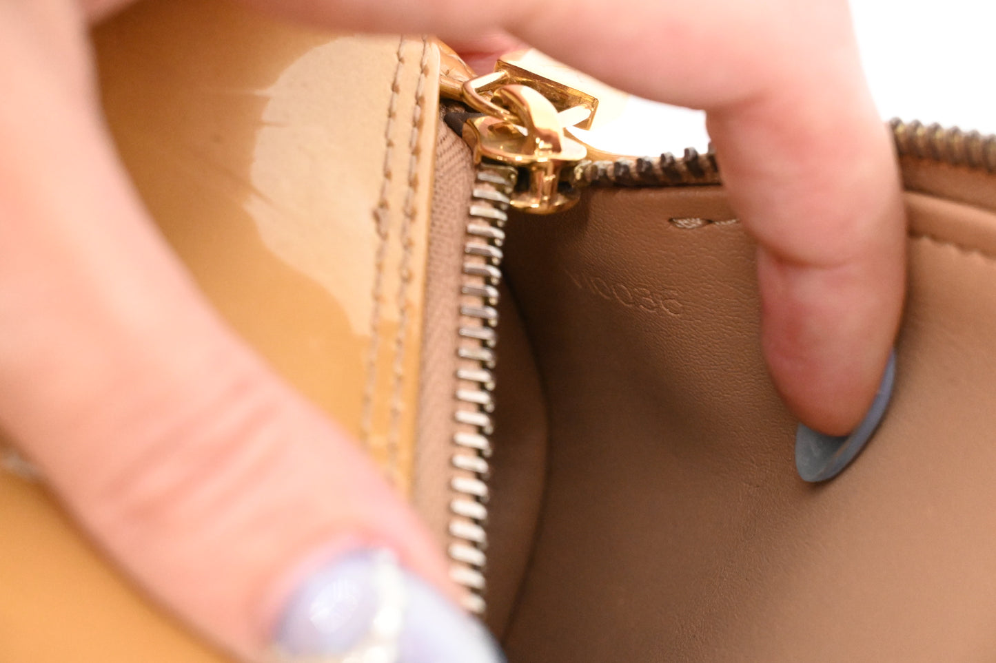 Louis Vuitton Bedford in Noisette Vernis Leather