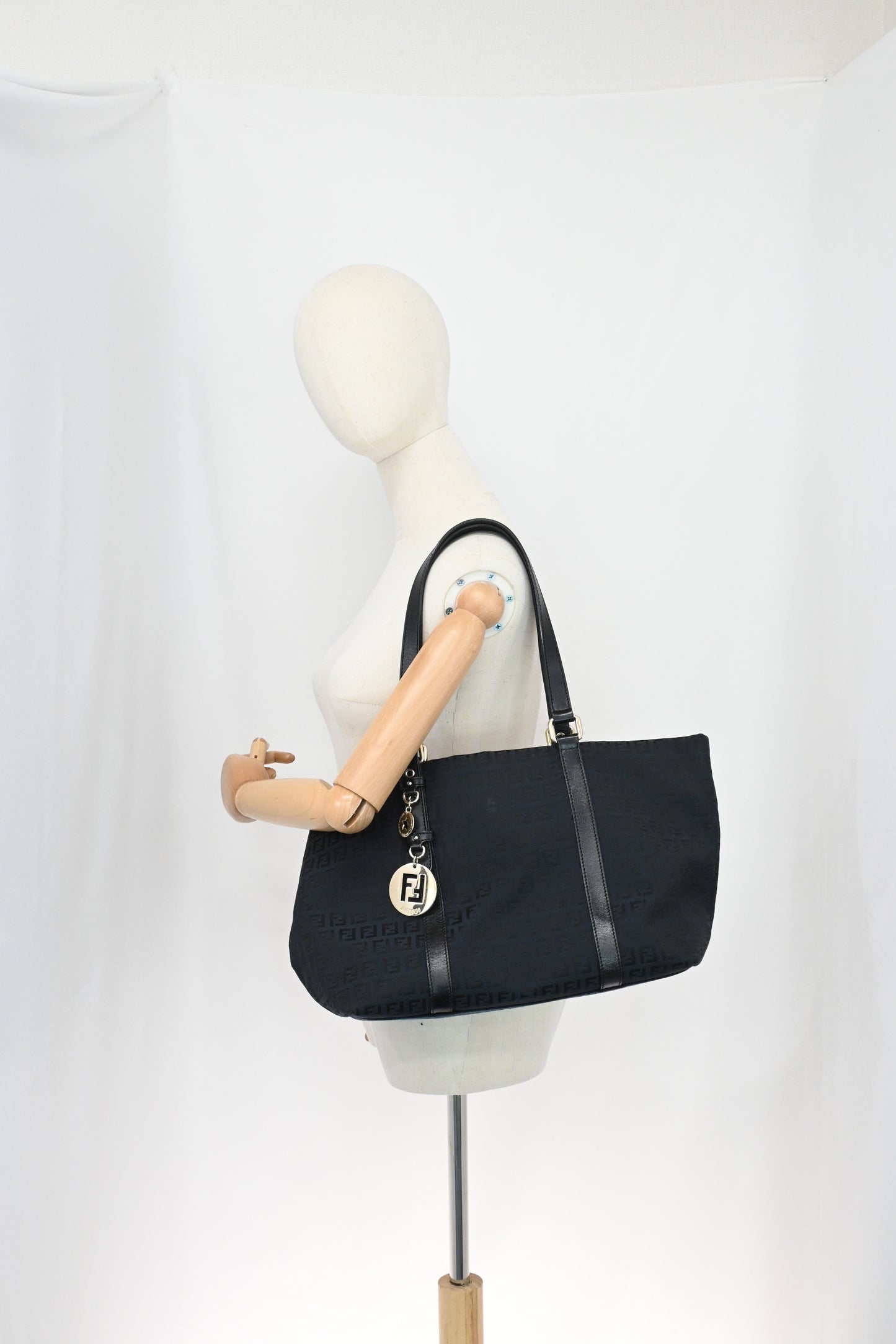 Fendi Tote Bag in Black Zucchino Canvas