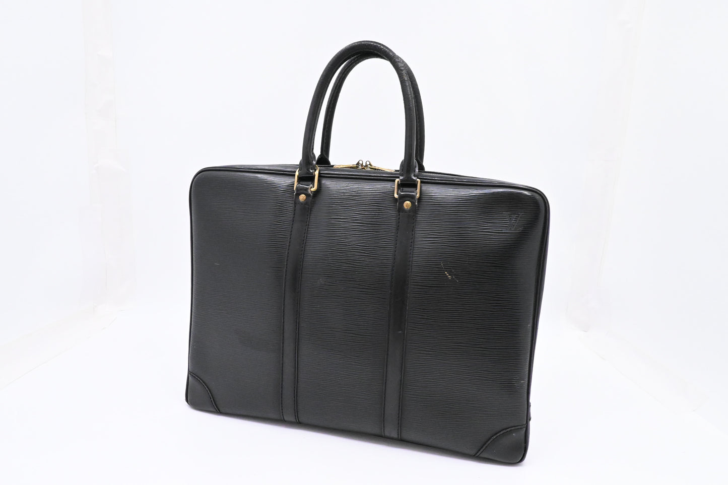 Louis Vuitton Porte Documents Voyage in Black Epi Leather