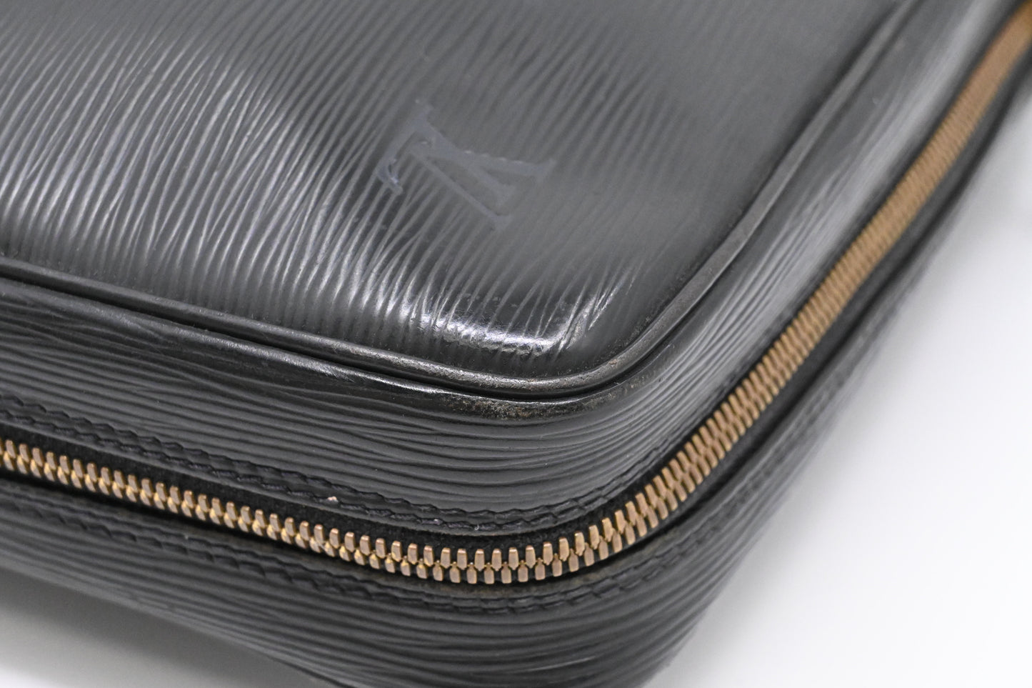 Louis Vuitton Porte Documents Voyage in Black Epi Leather