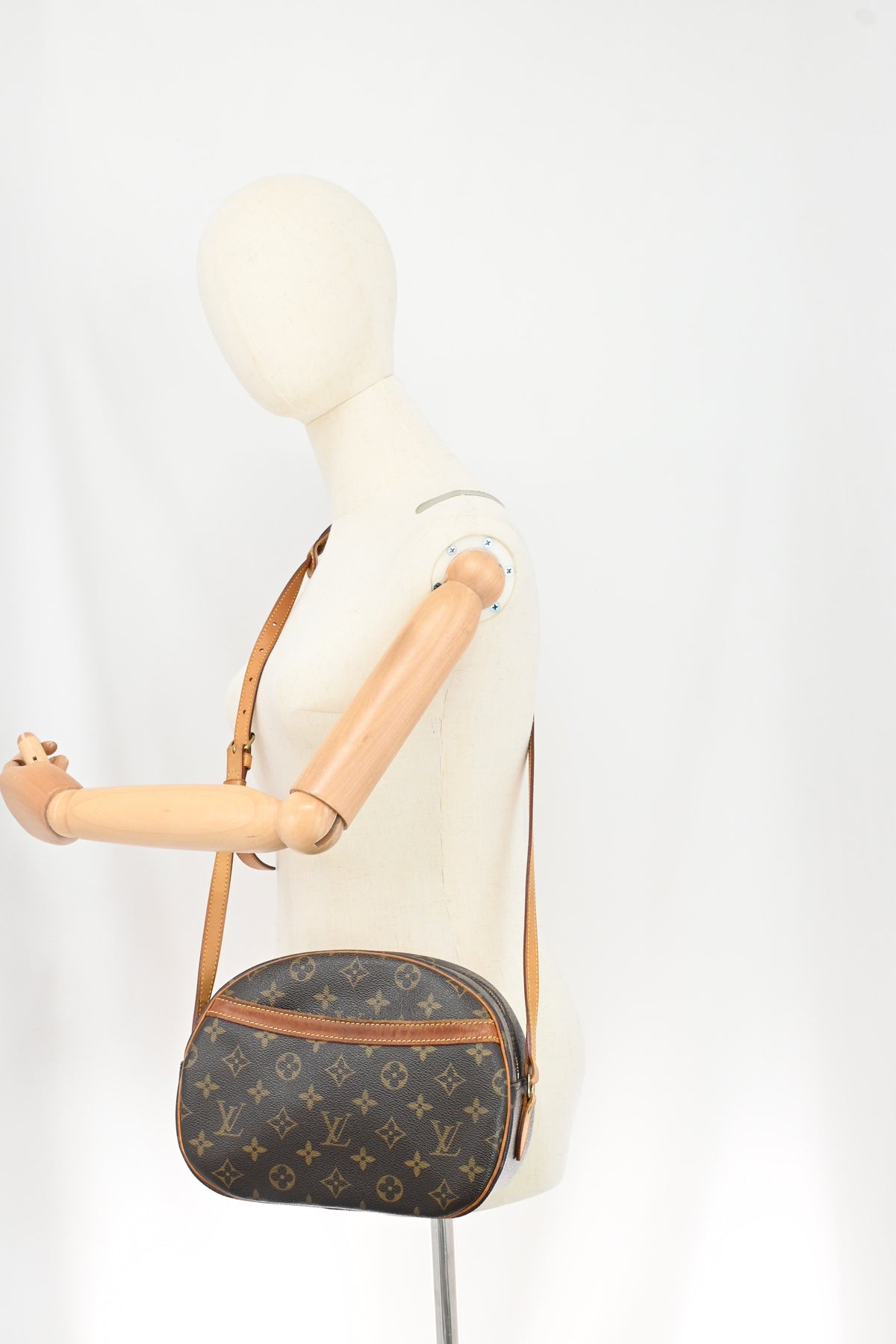 Louis Vuitton Blois in Monogram Canvas