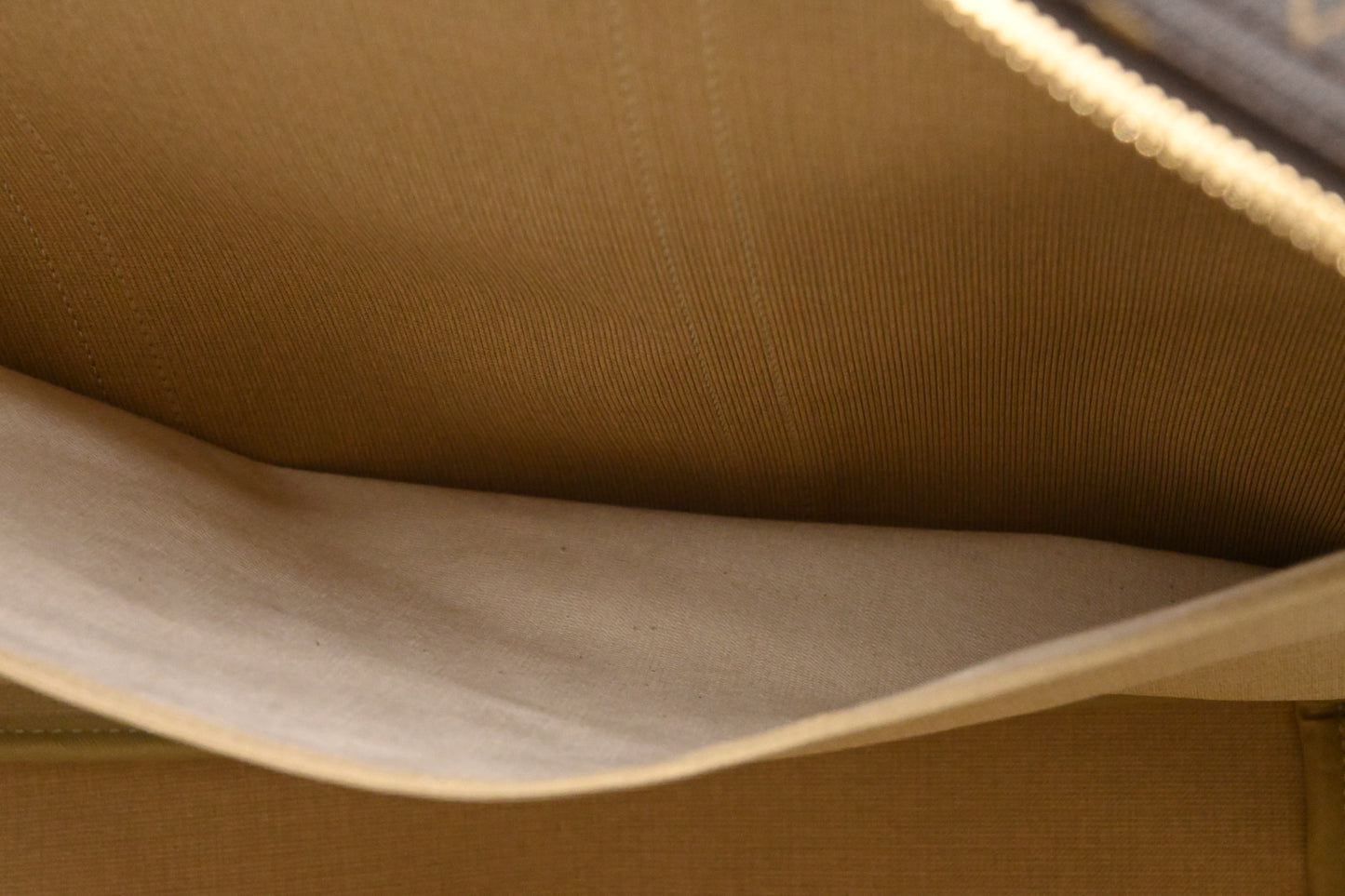Louis Vuitton Sirius 50 in Monogram Canvas
