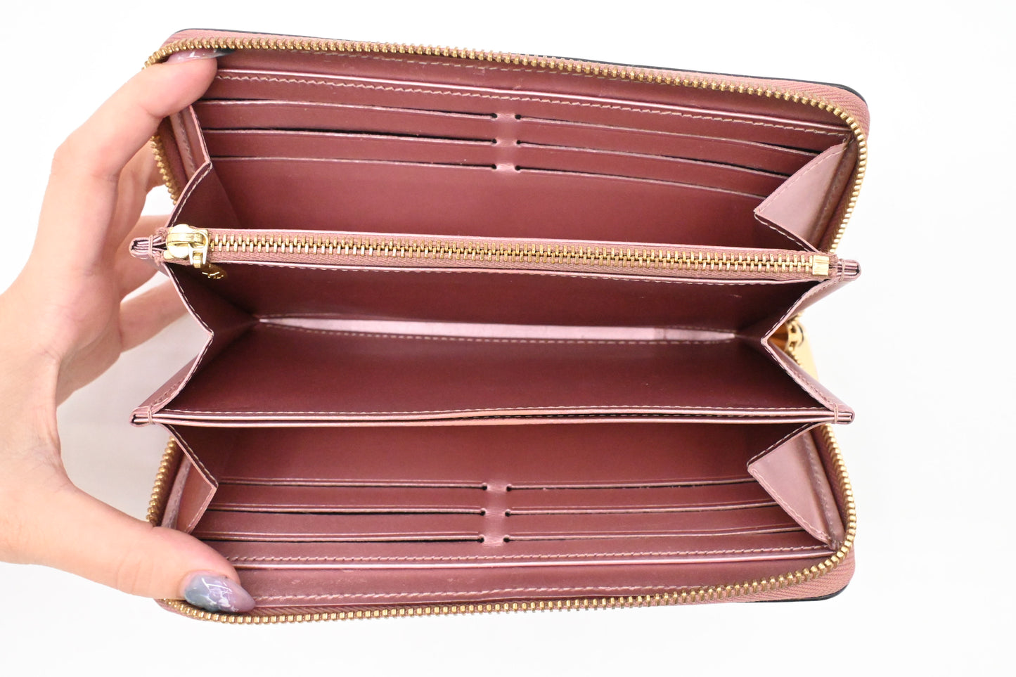 Louis Vuitton Long Zippy Wallet in Pink Metallic Vernis Leather
