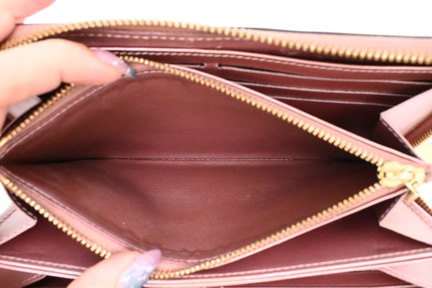 Louis Vuitton Long Zippy Wallet in Pink Metallic Vernis Leather