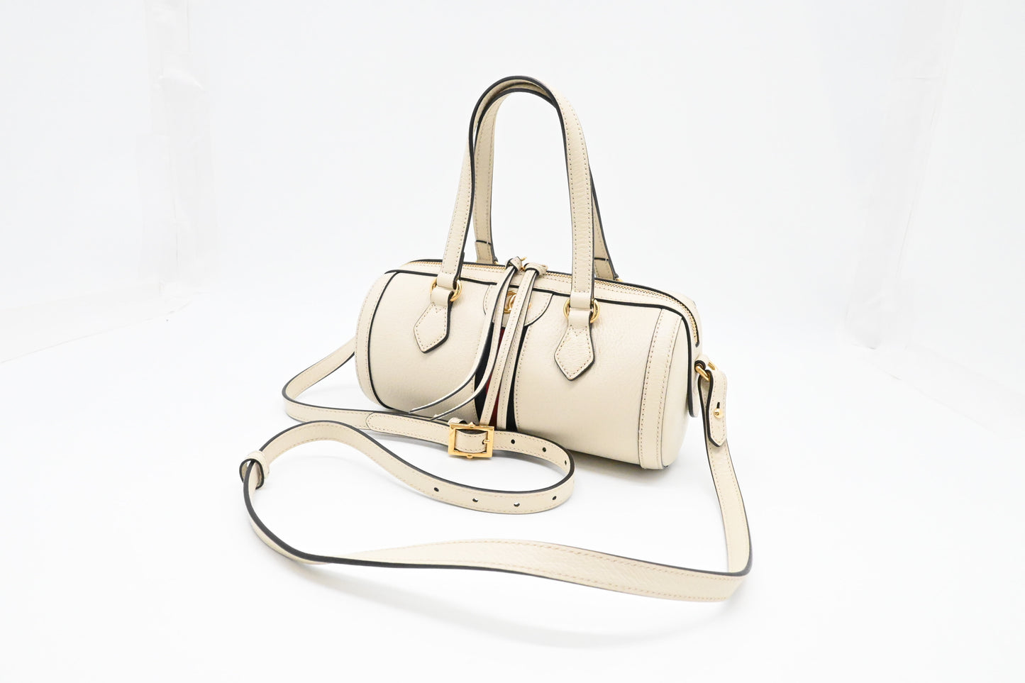 Gucci Round Crossbody Bag in Cream Leather