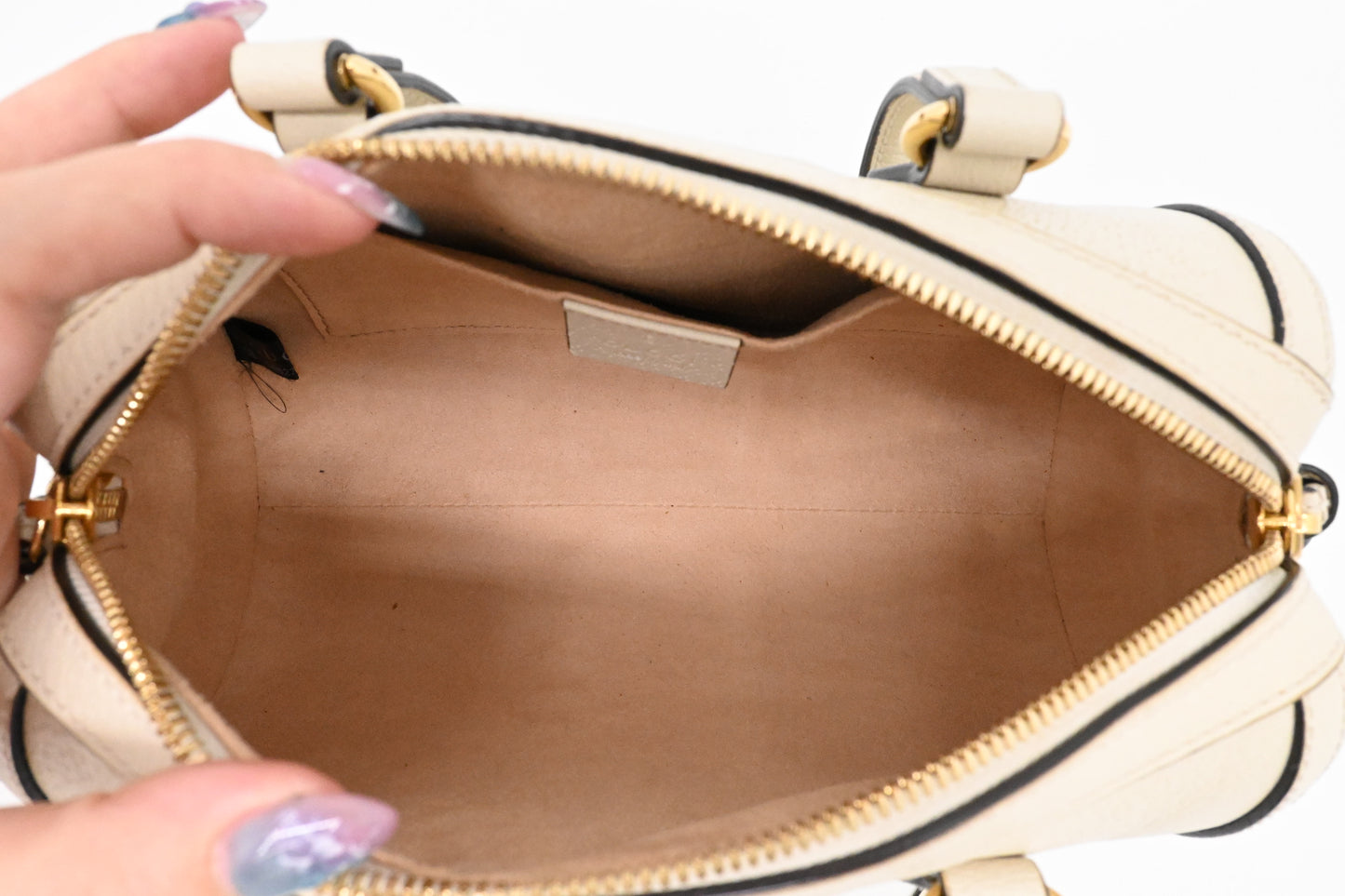 Gucci Round Crossbody Bag in Cream Leather