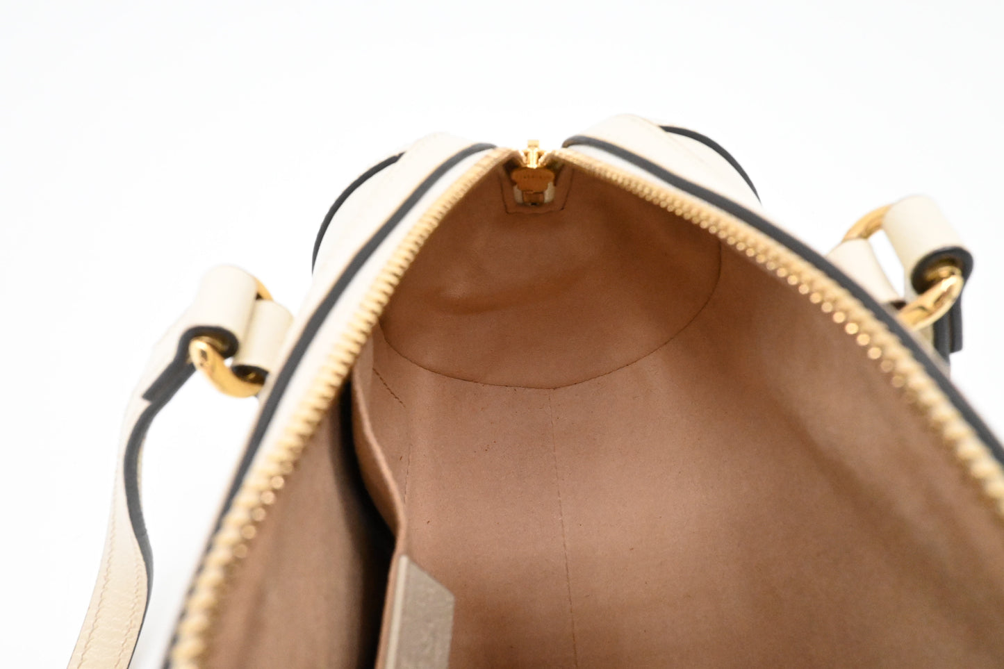 Gucci Round Crossbody Bag in Cream Leather
