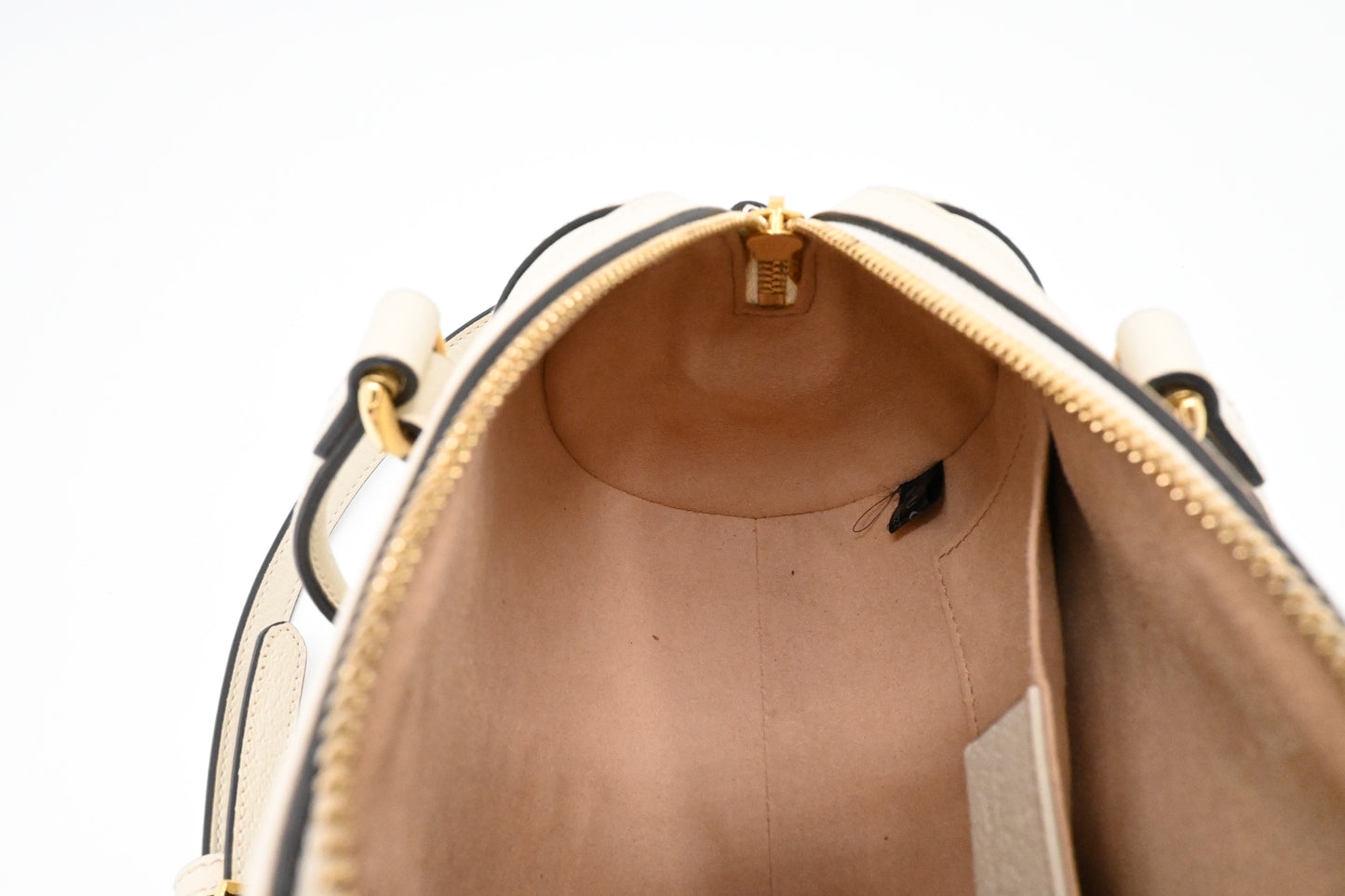 Gucci Round Crossbody Bag in Cream Leather