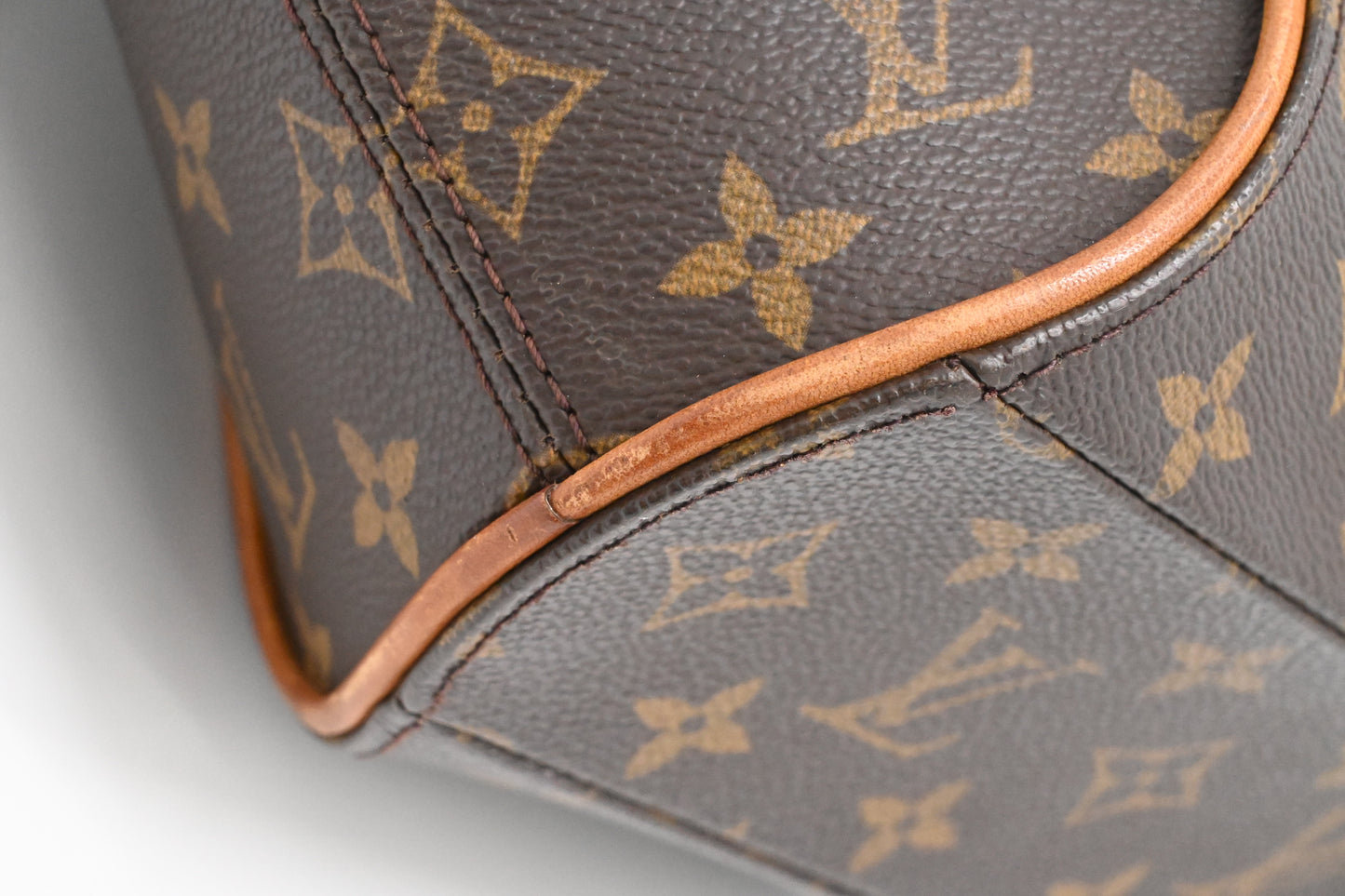 Louis Vuitton Ellipse PM in Monogram Canvas
