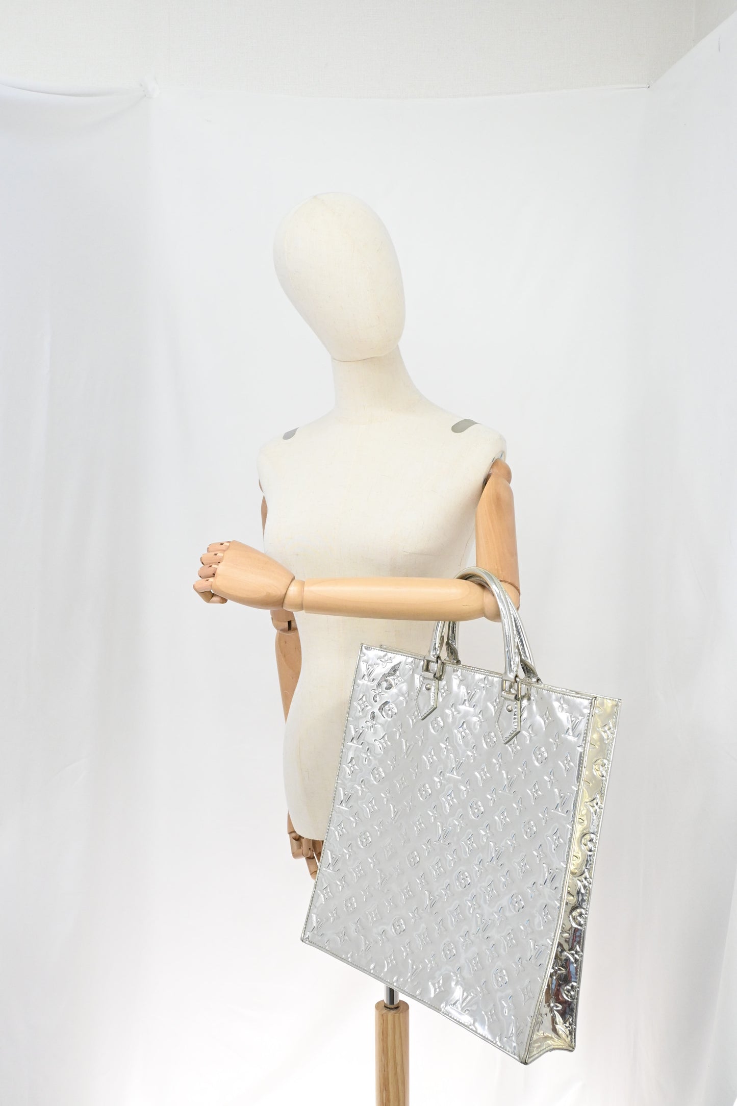 Louis Vuitton Sac Plat in Miroir Vernis Leather