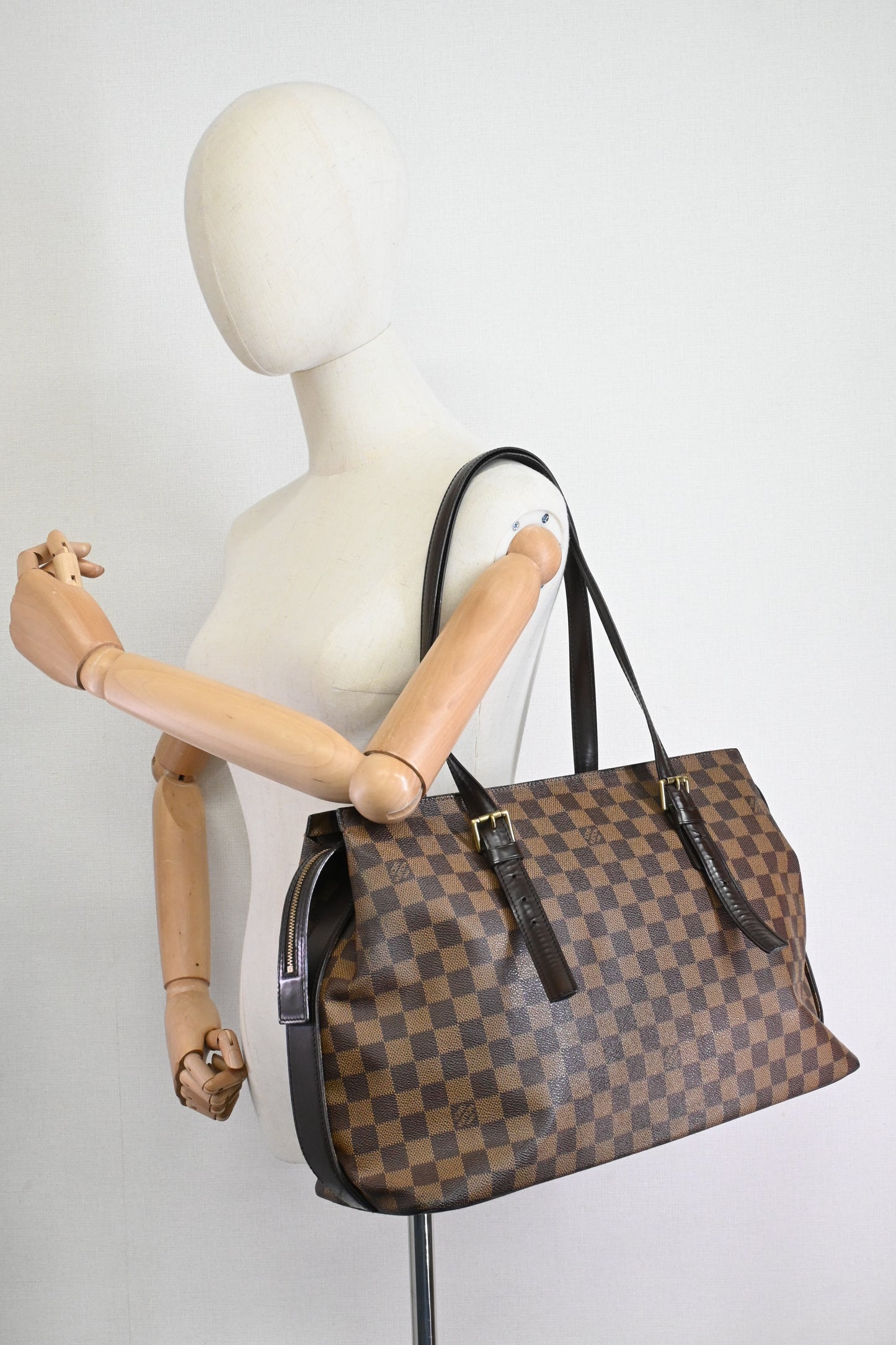 Louis Vuitton Chelsea in Damier Ebene Canvas