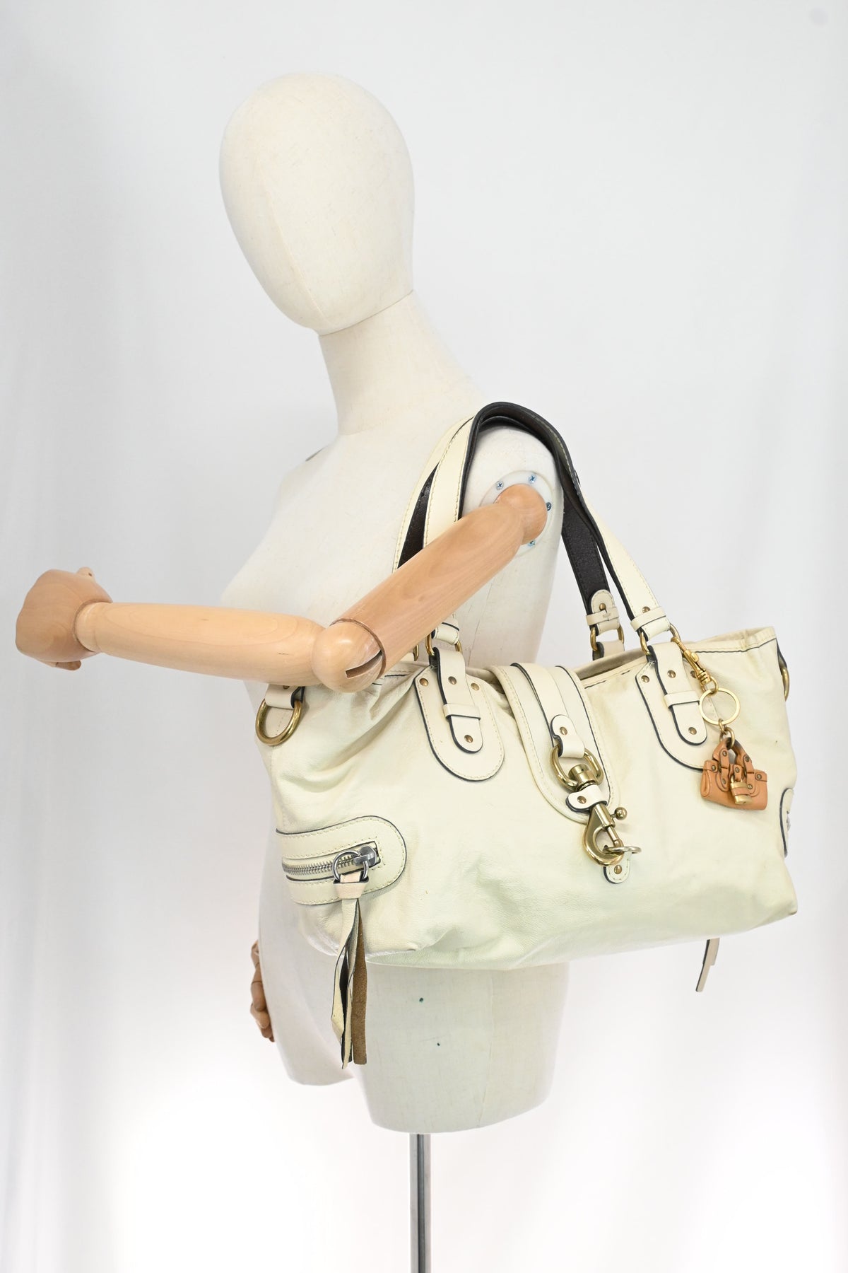 Chloe Kerala Shoulder Bag in Cream Leather